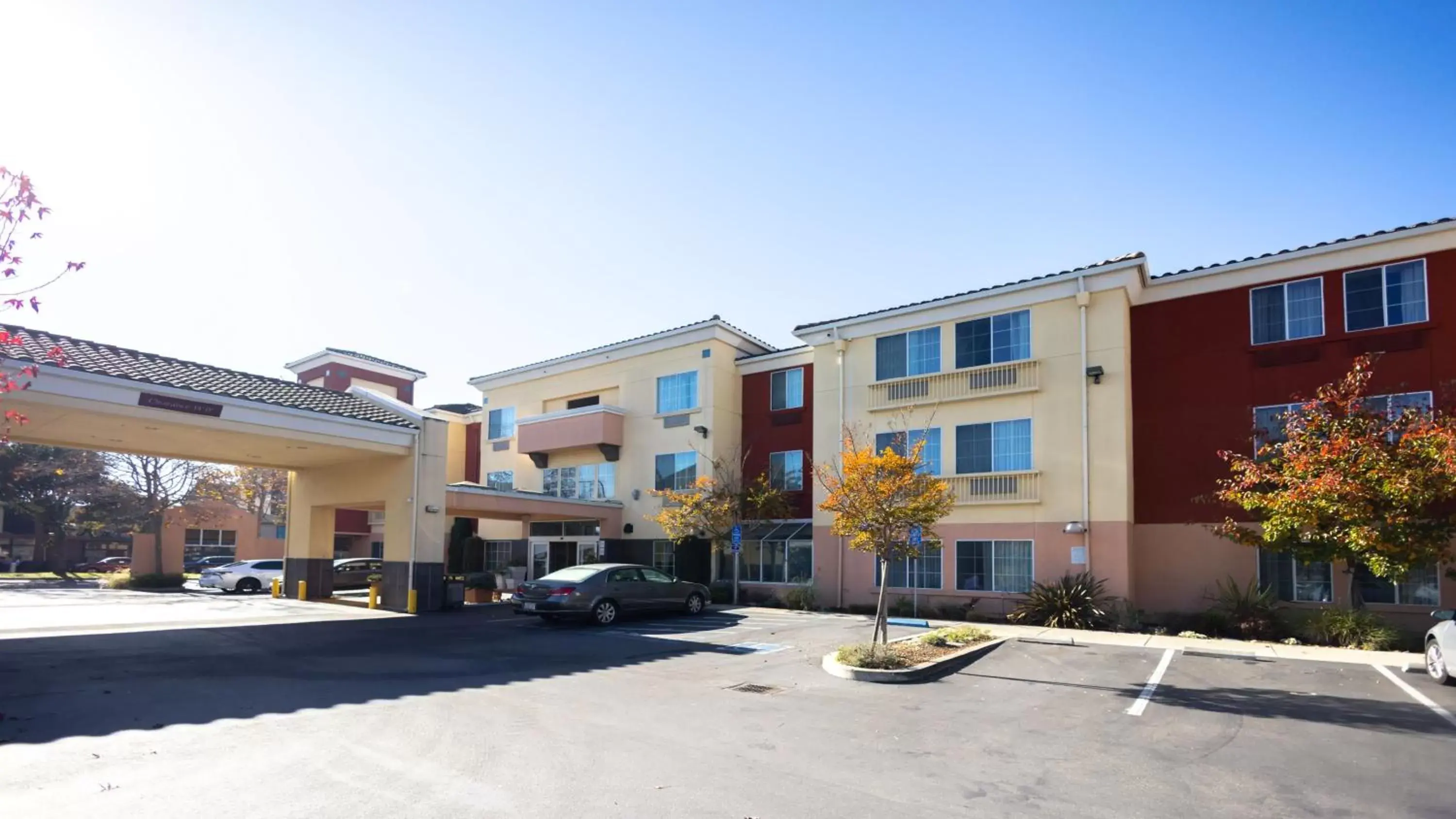 Property Building in Holiday Inn Express Berkeley, an IHG Hotel