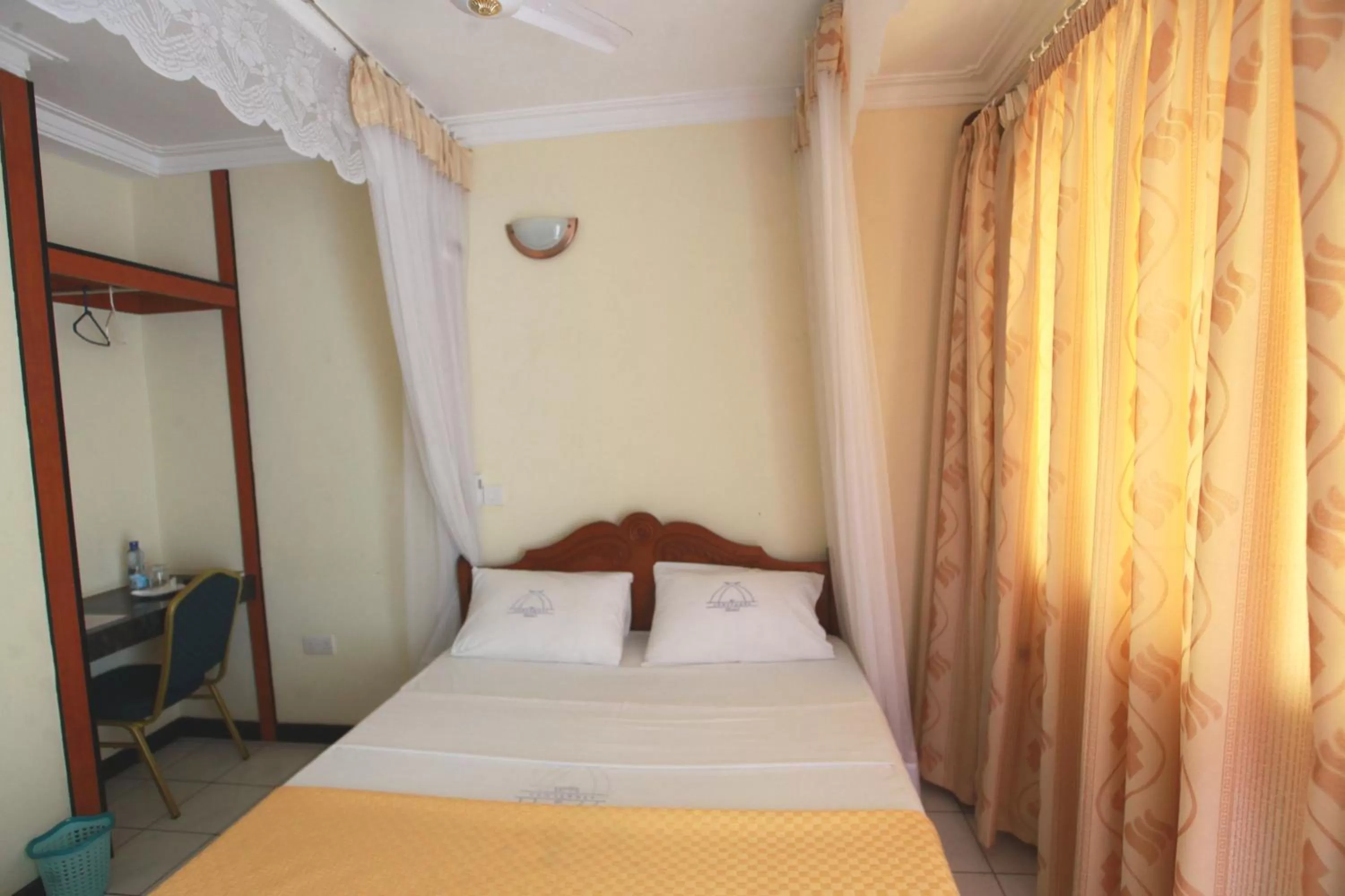 Bed in Coastgate Hotel