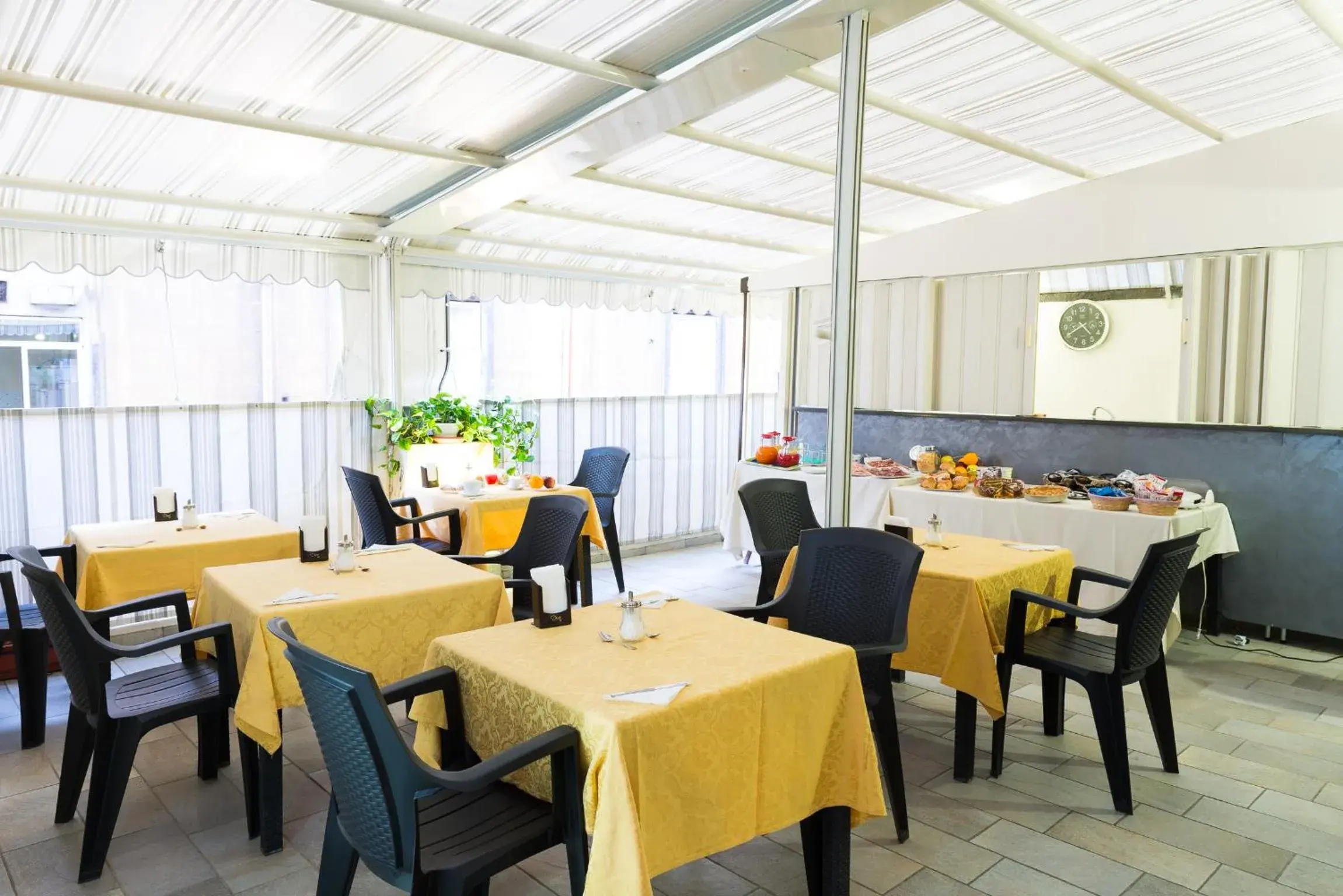 Lounge or bar, Restaurant/Places to Eat in Hotel Garibaldi