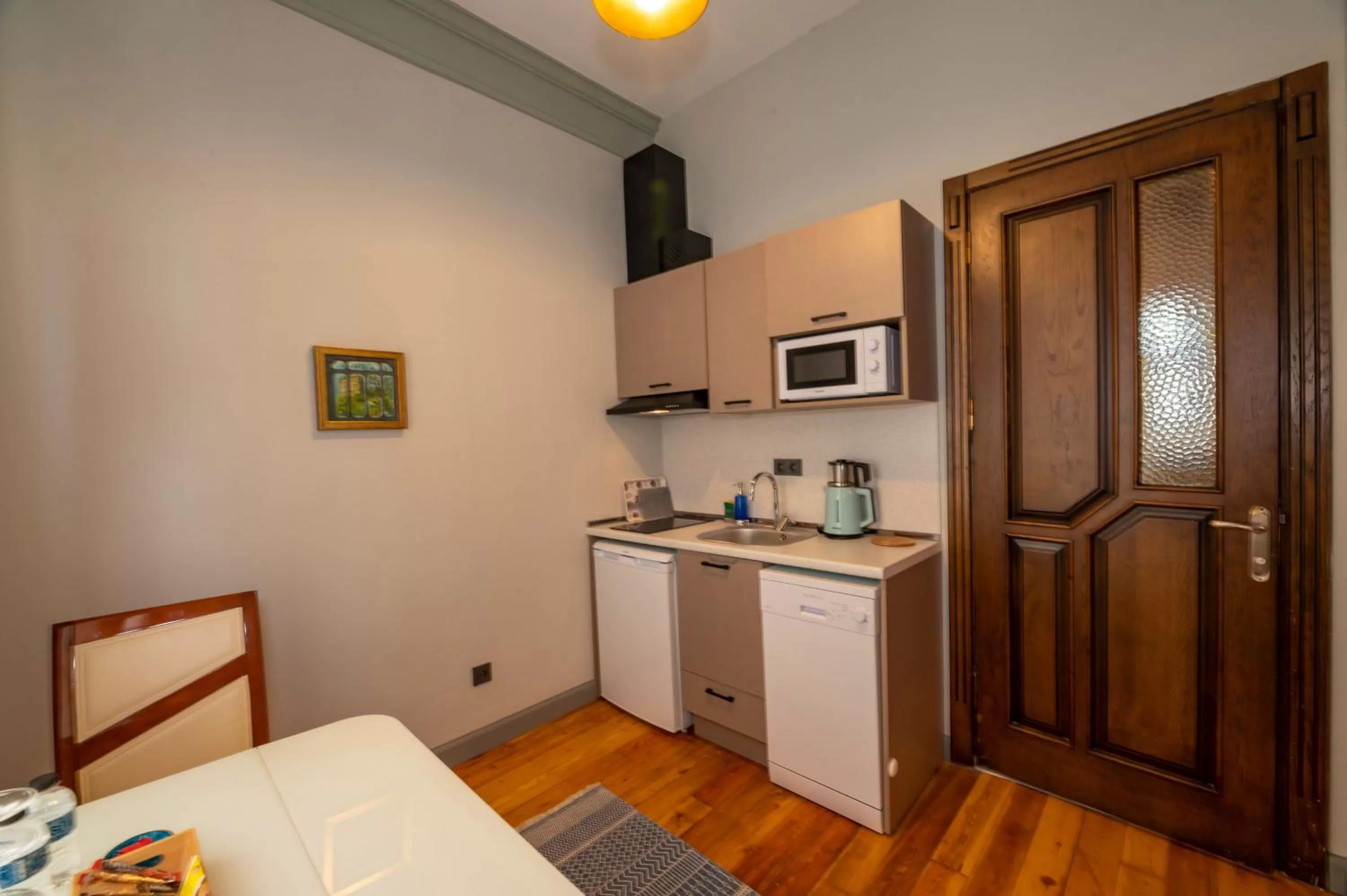 Kitchen or kitchenette in O'Pera Okanlı Suites