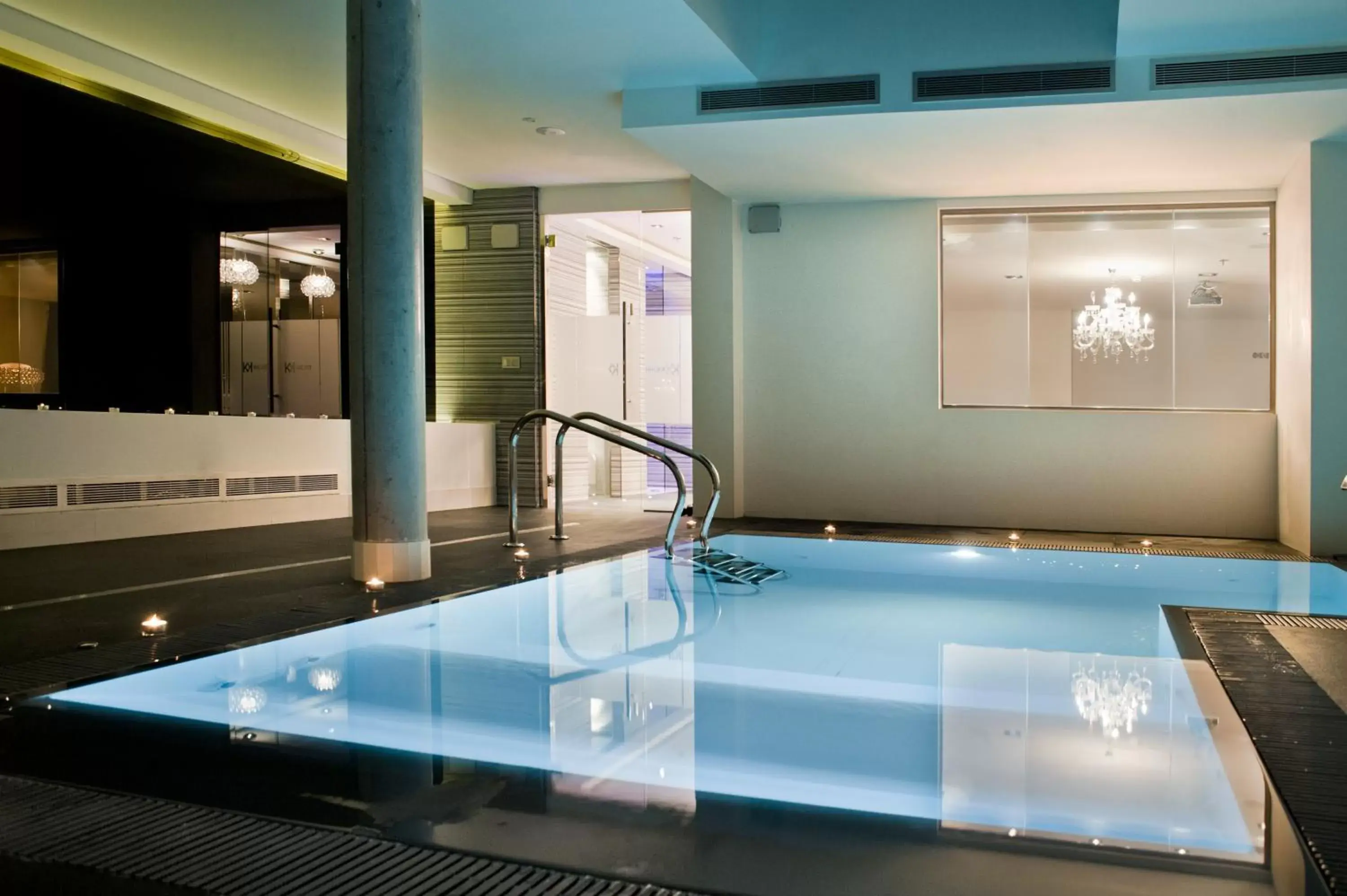 Swimming Pool in Kadrit Hotel