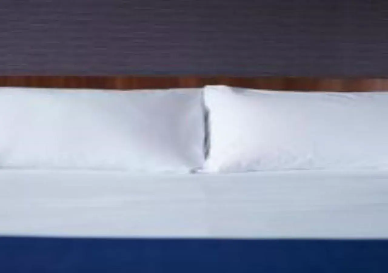 Bed in Holiday Inn Express Edinburgh City Centre, an IHG Hotel