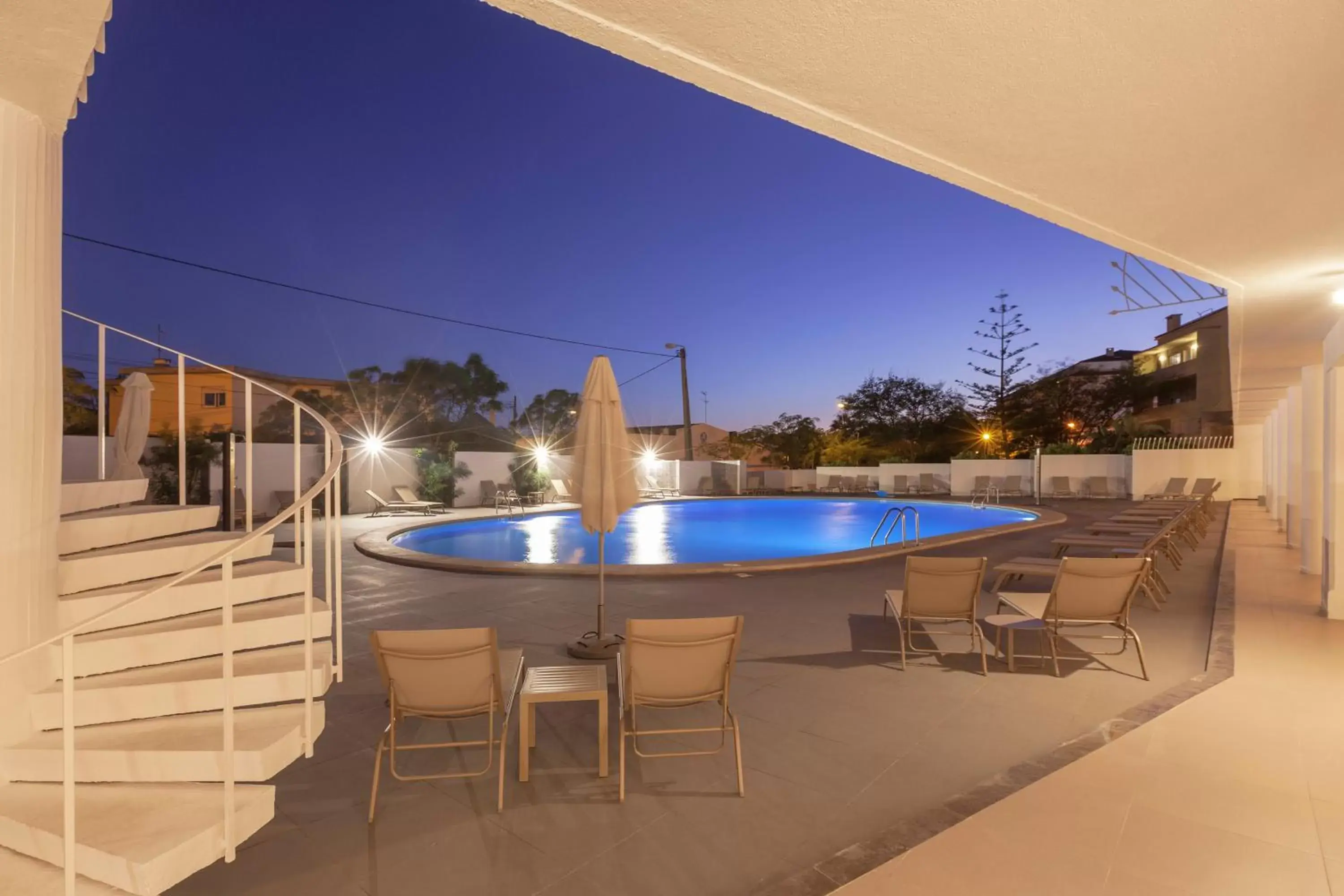 Swimming Pool in Carcavelos Beach Hotel