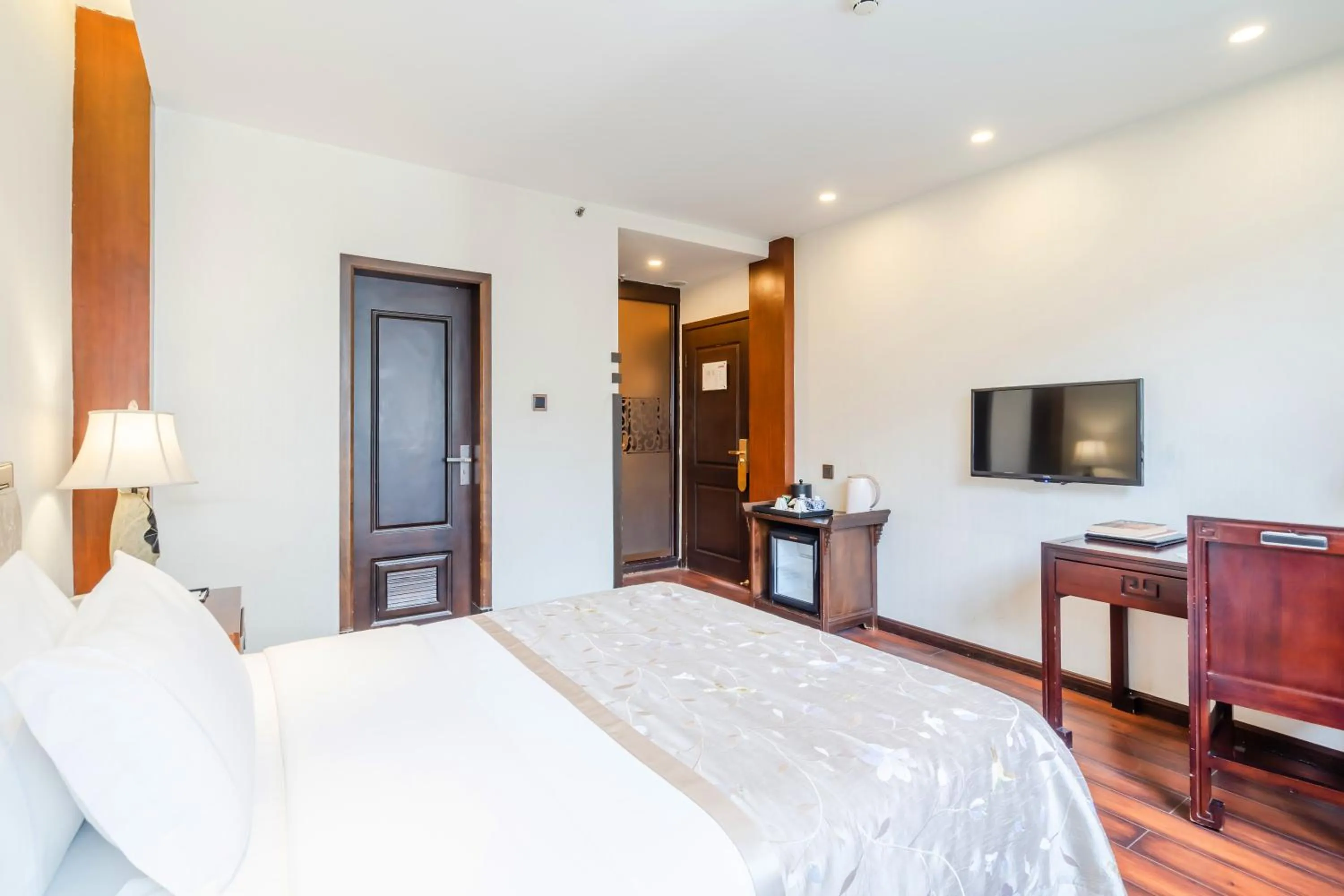 Photo of the whole room, Bed in Buddha Zen Hotel