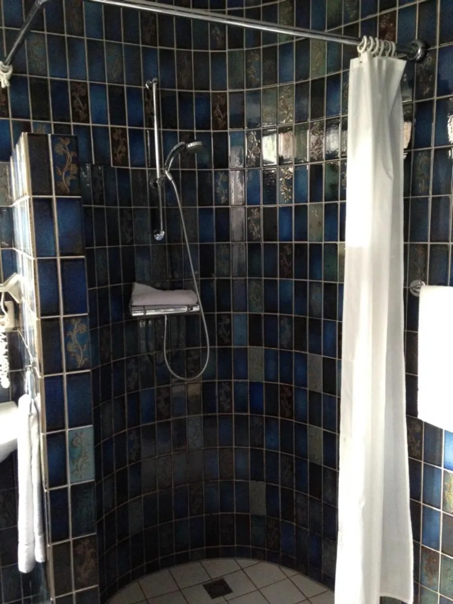 Shower in Hotel Spaander BW Signature Collection