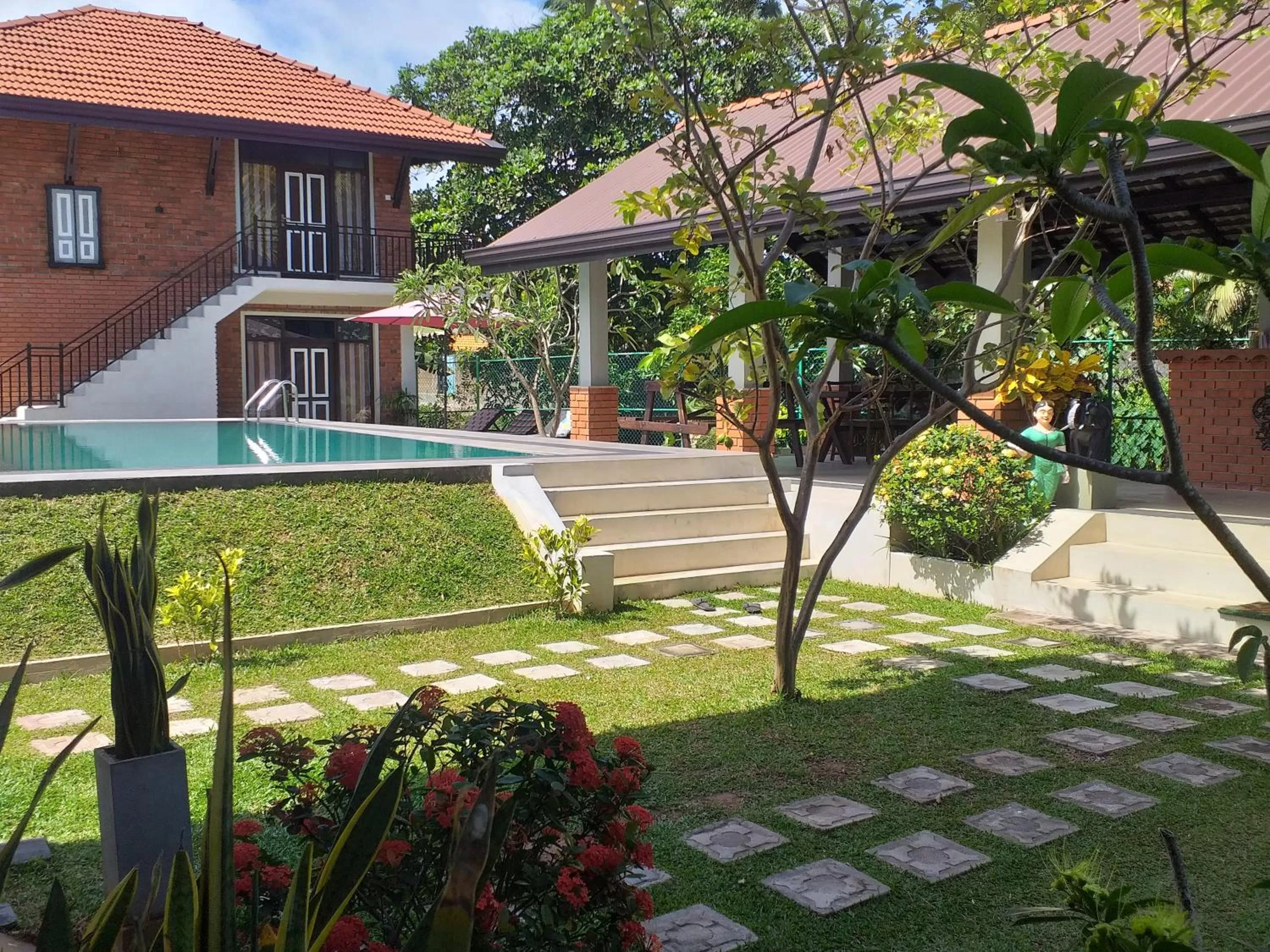 Pool view in Green Wood Villa Negombo