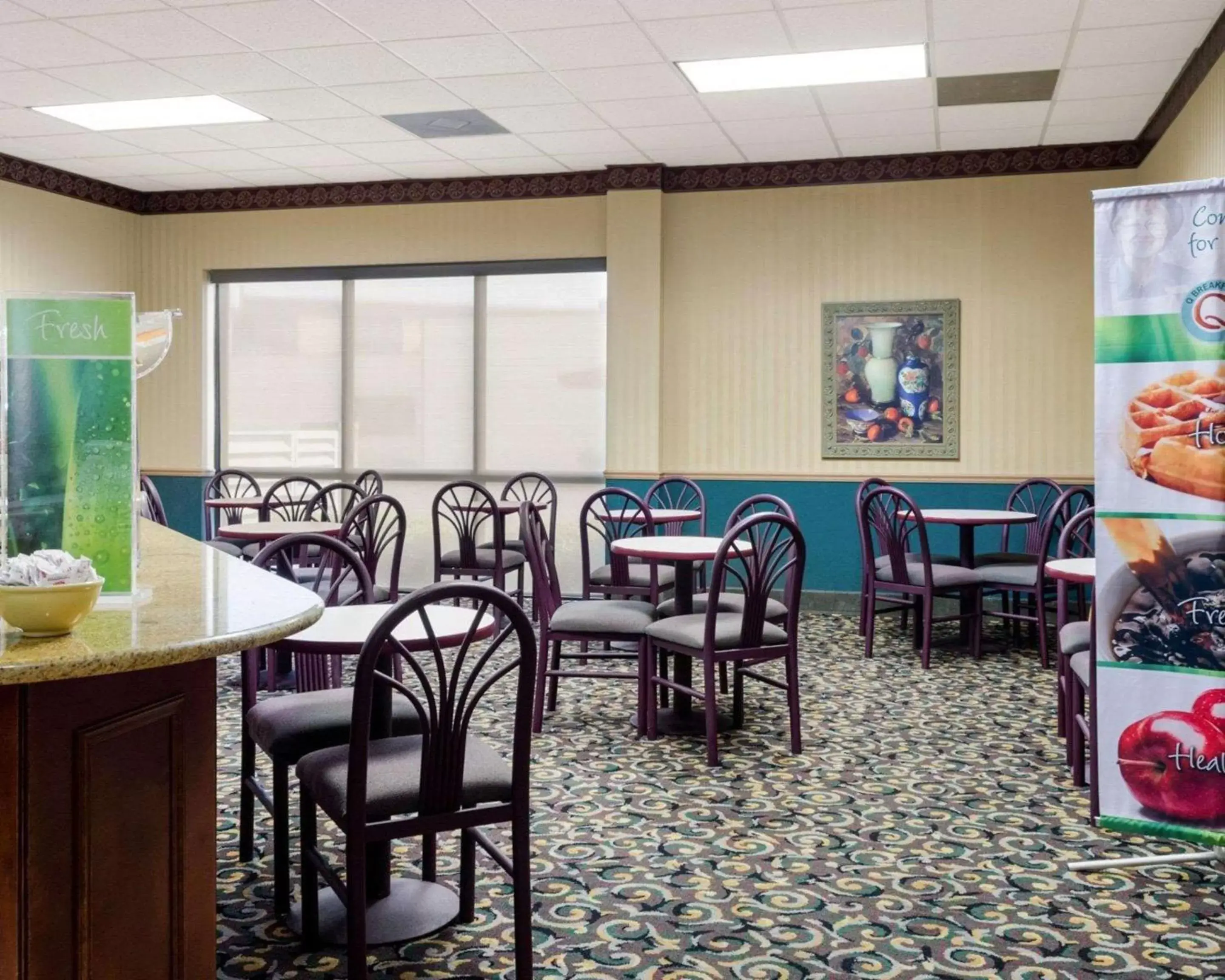 Restaurant/Places to Eat in Quality Inn Columbus