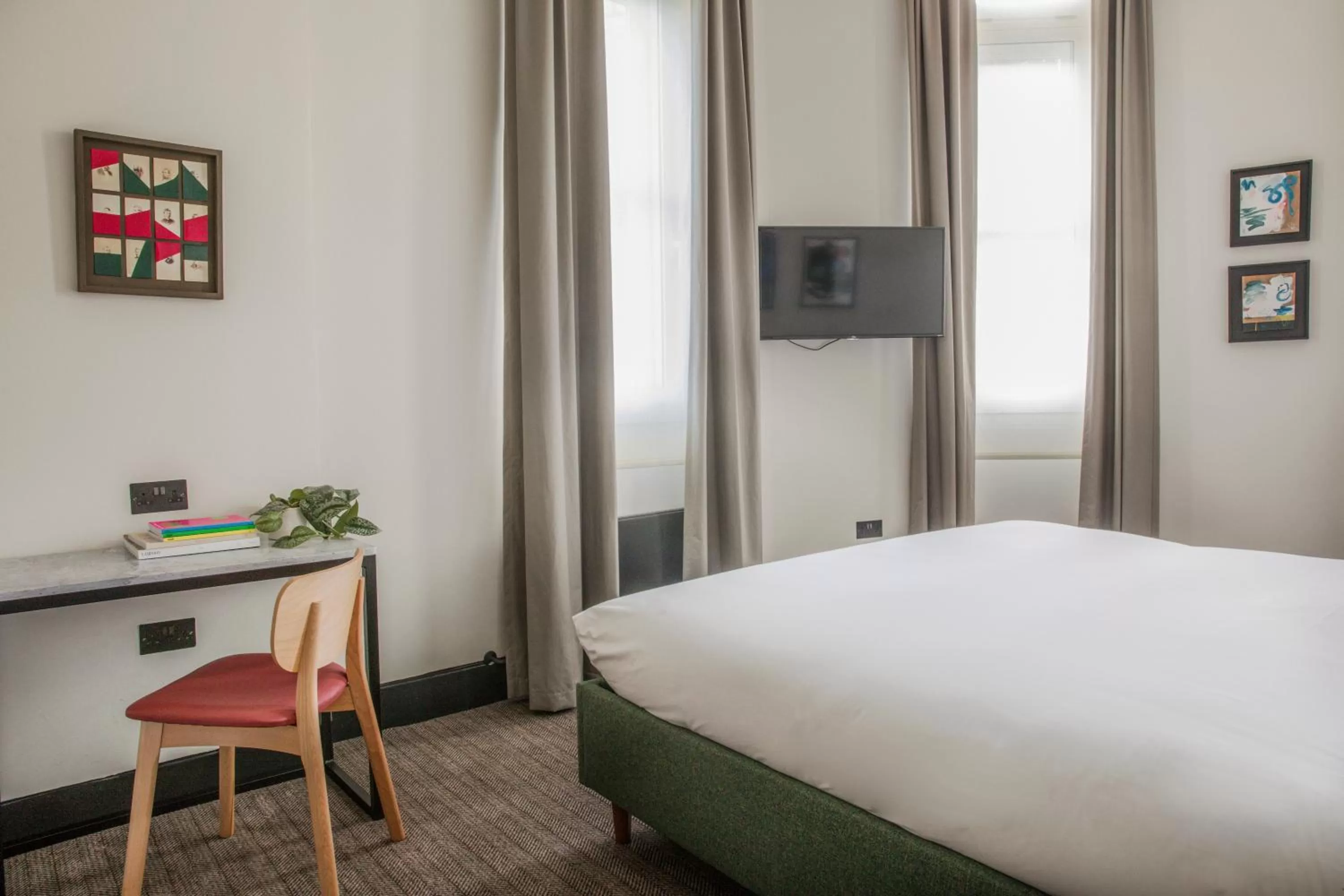 Bed in Bedford Corner Hotel