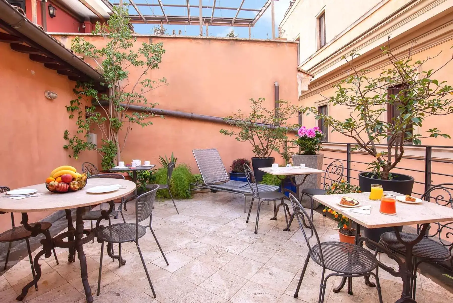 Balcony/Terrace, Restaurant/Places to Eat in Hotel Accademia