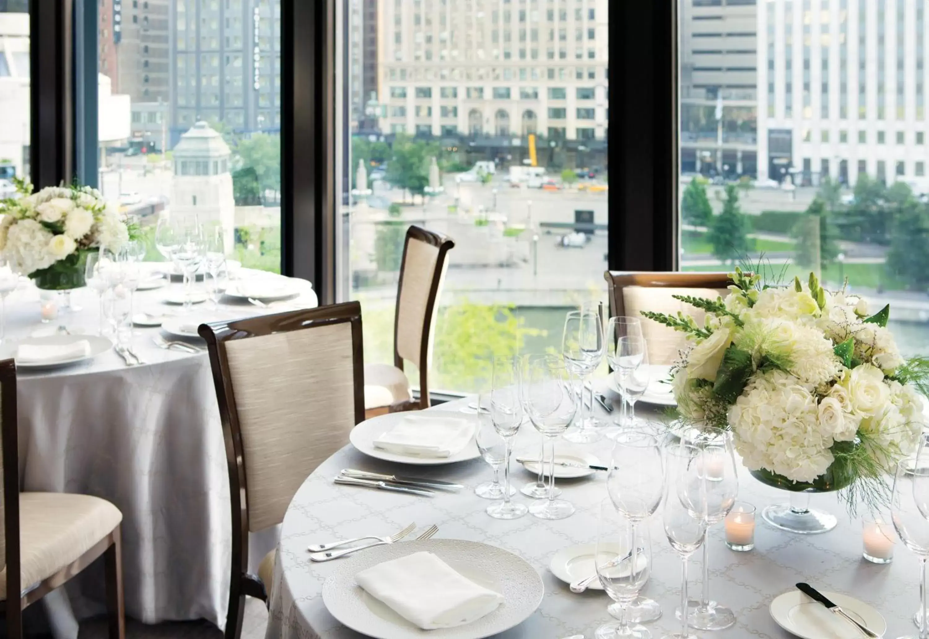 Banquet/Function facilities, Restaurant/Places to Eat in The Langham Chicago