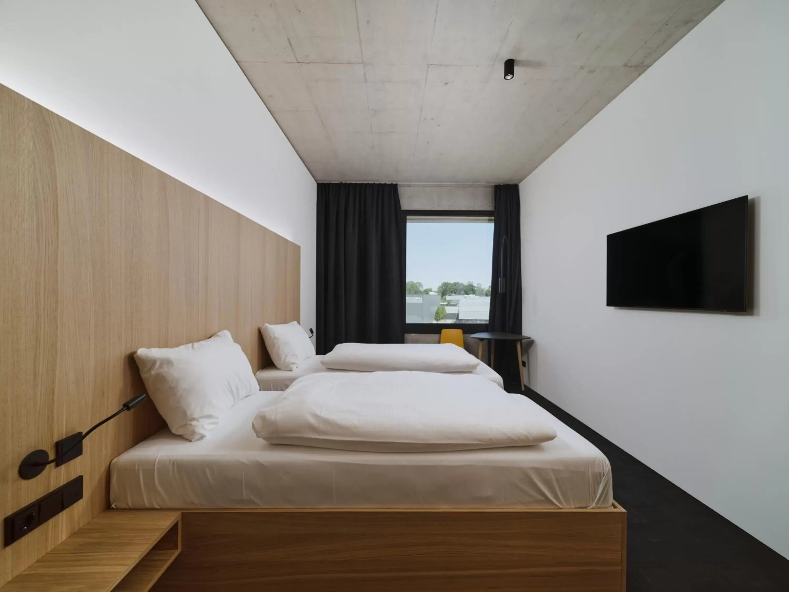 Deluxe Double Room with Shower in Boulderbar Hotel Leonding Deluxe Double Room with Shower in Boulderbar Hotel Leonding