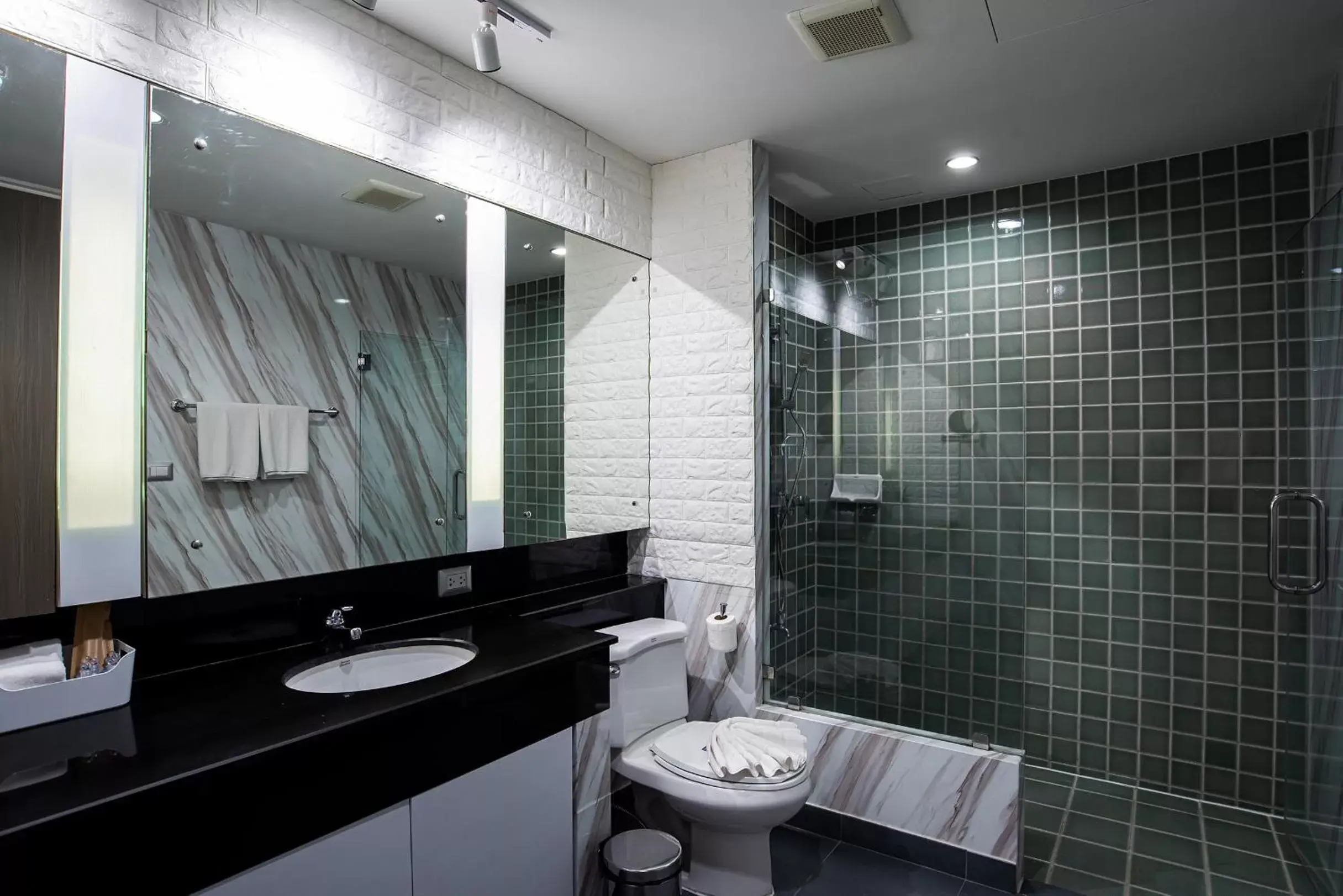 Bathroom in Benviar Tonson Residence
