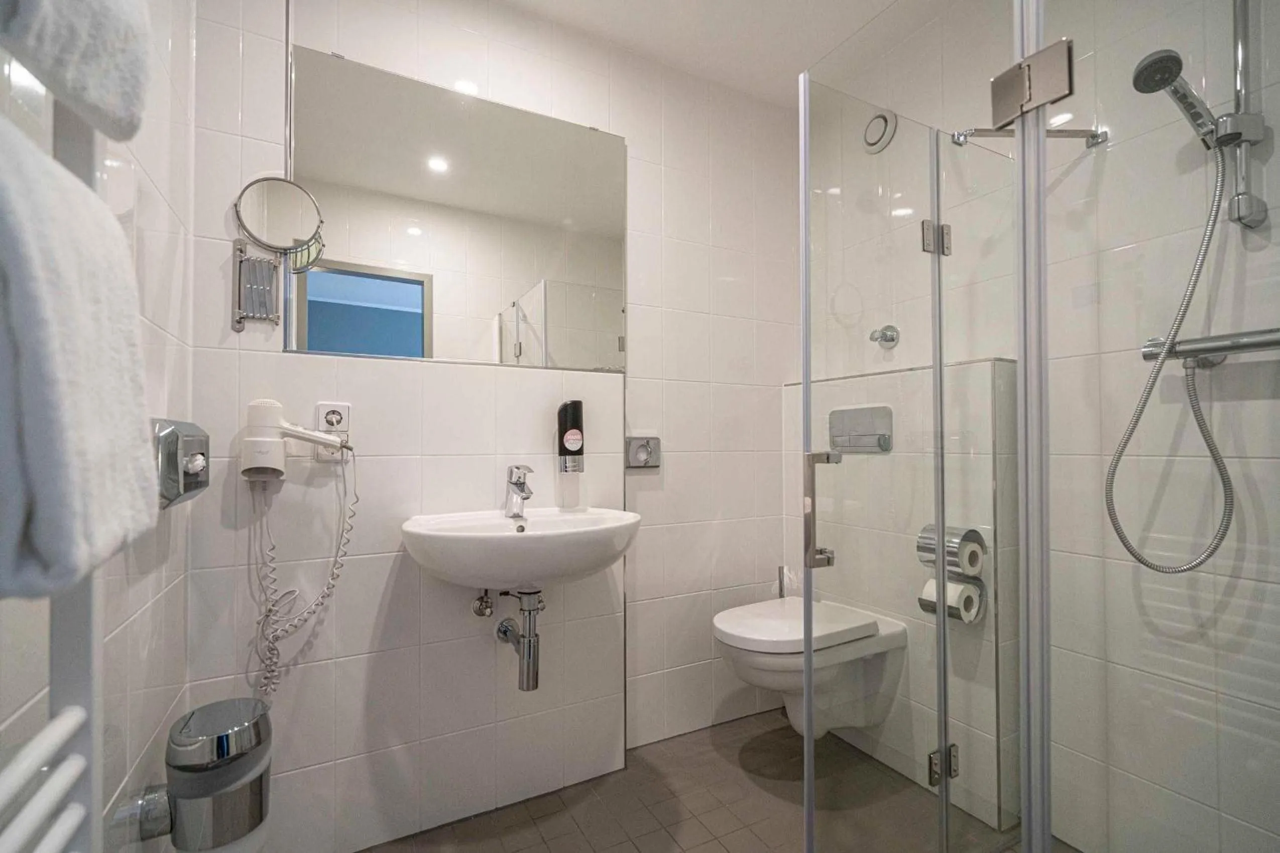 Bathroom in BIG MAMA Berlin