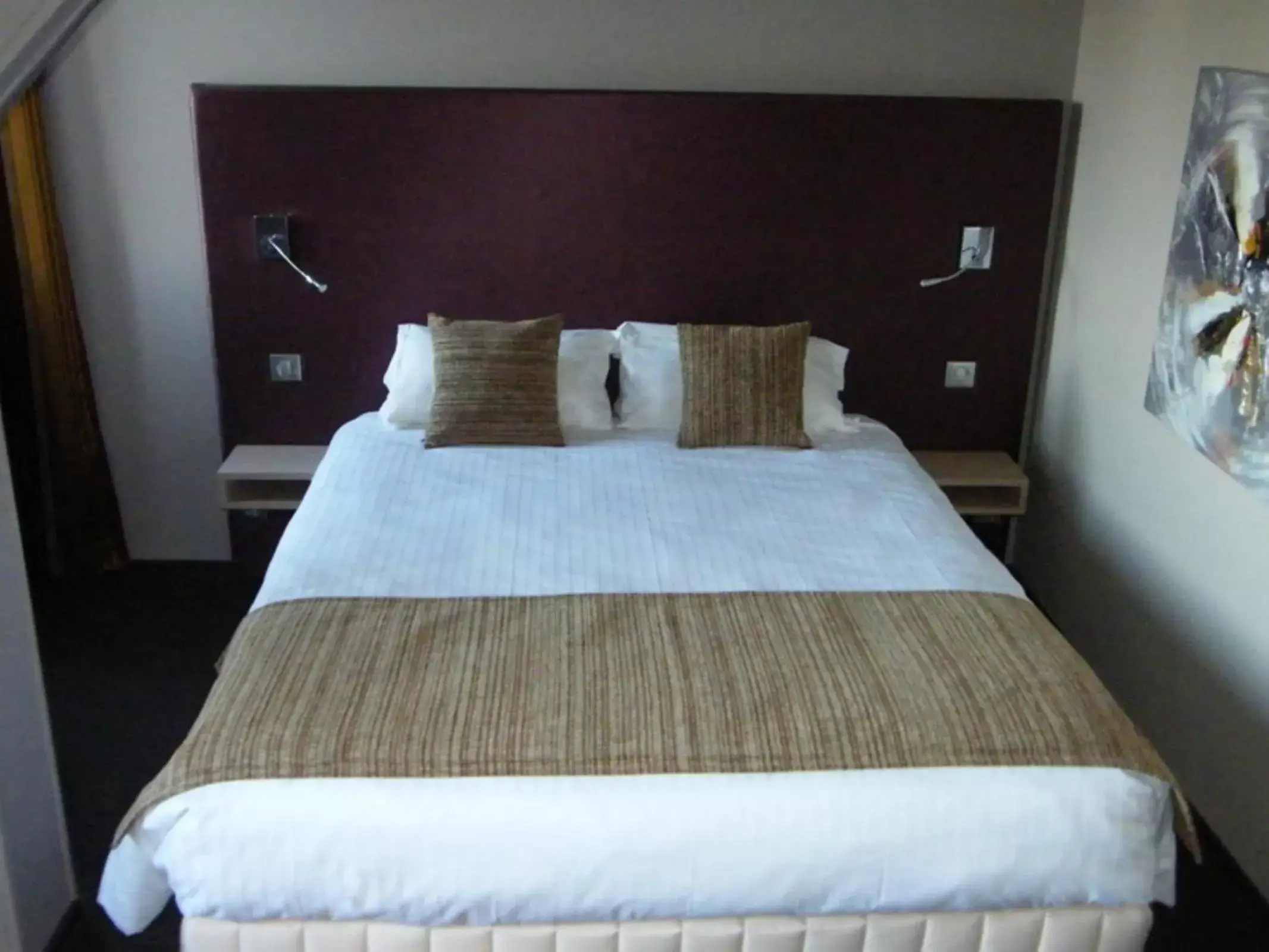 Bedroom, Bed in Hôtel Saint-Pierre