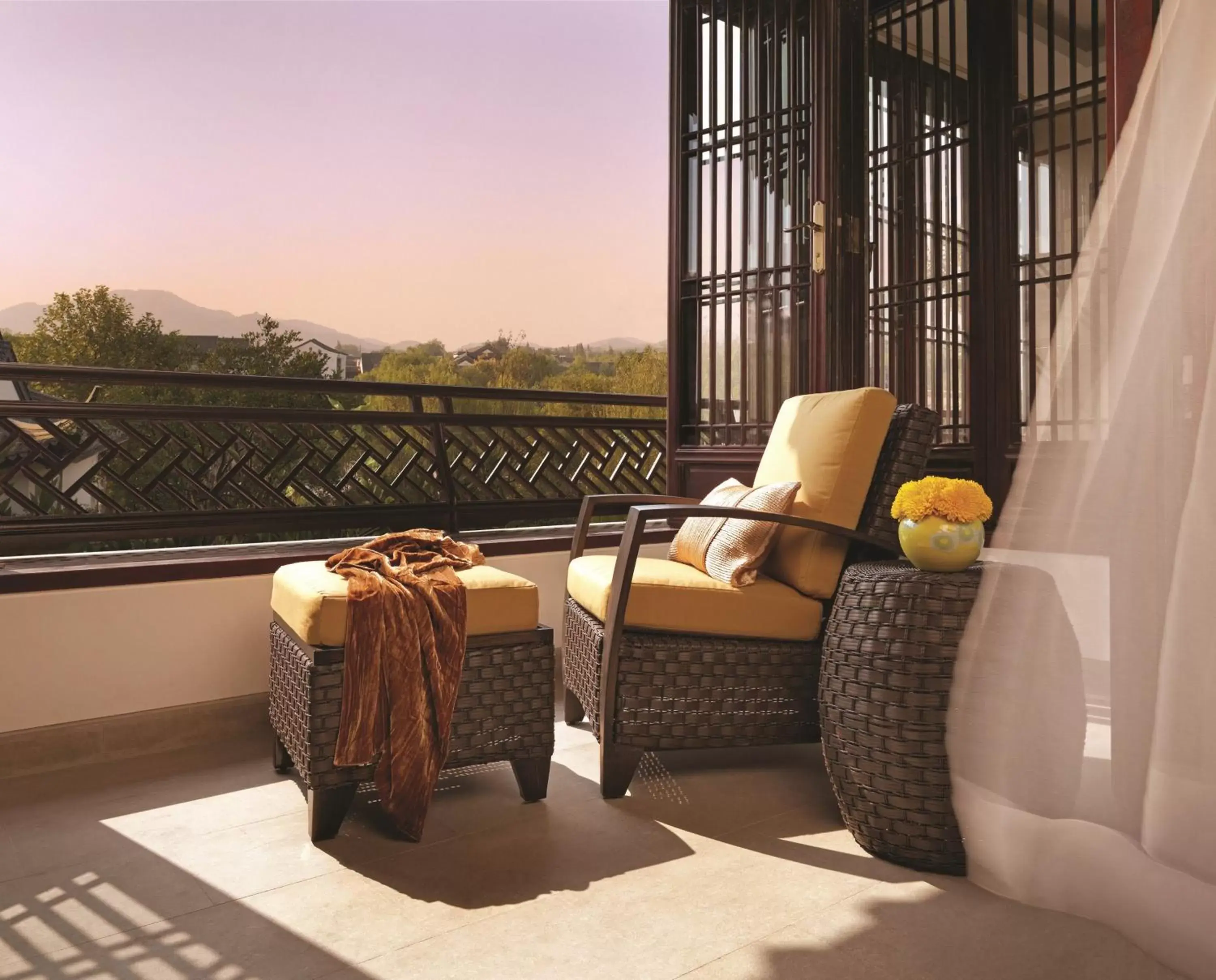 Seating area in Four Seasons Hotel Hangzhou at West Lake