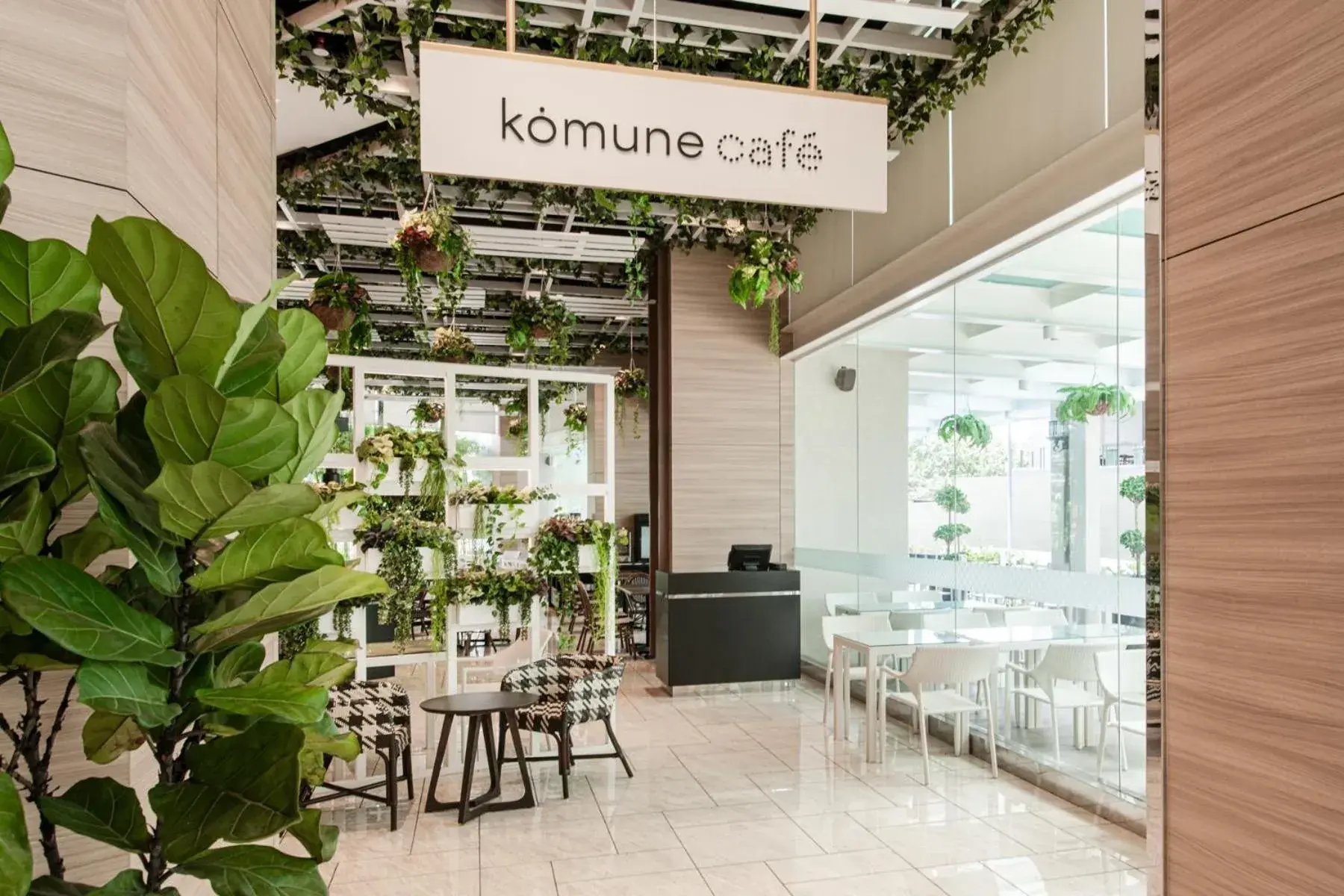 Restaurant/places to eat in Komune Living