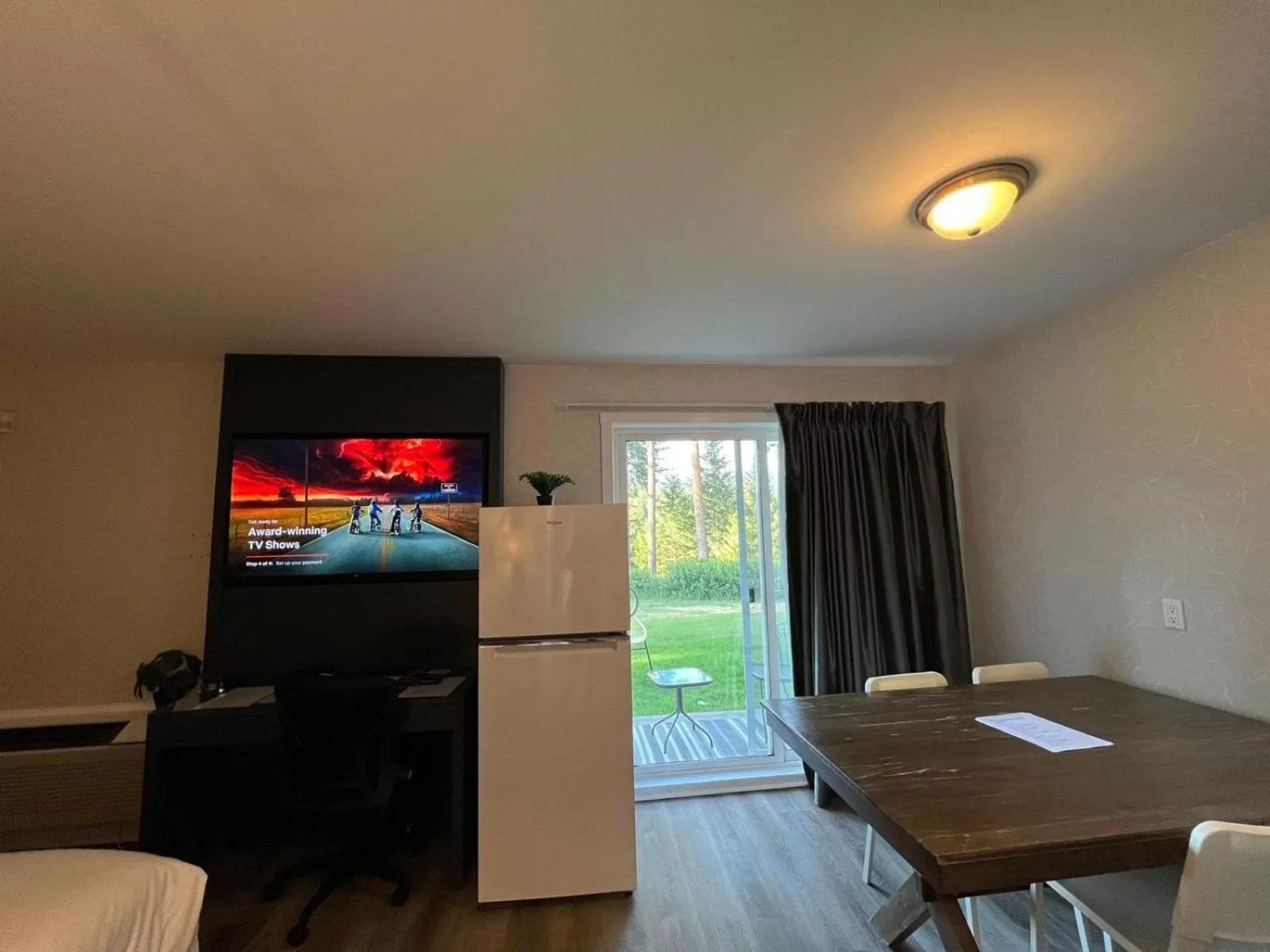 TV and multimedia in Hotel Civilia Lakeside by Civilia Golf Retreat