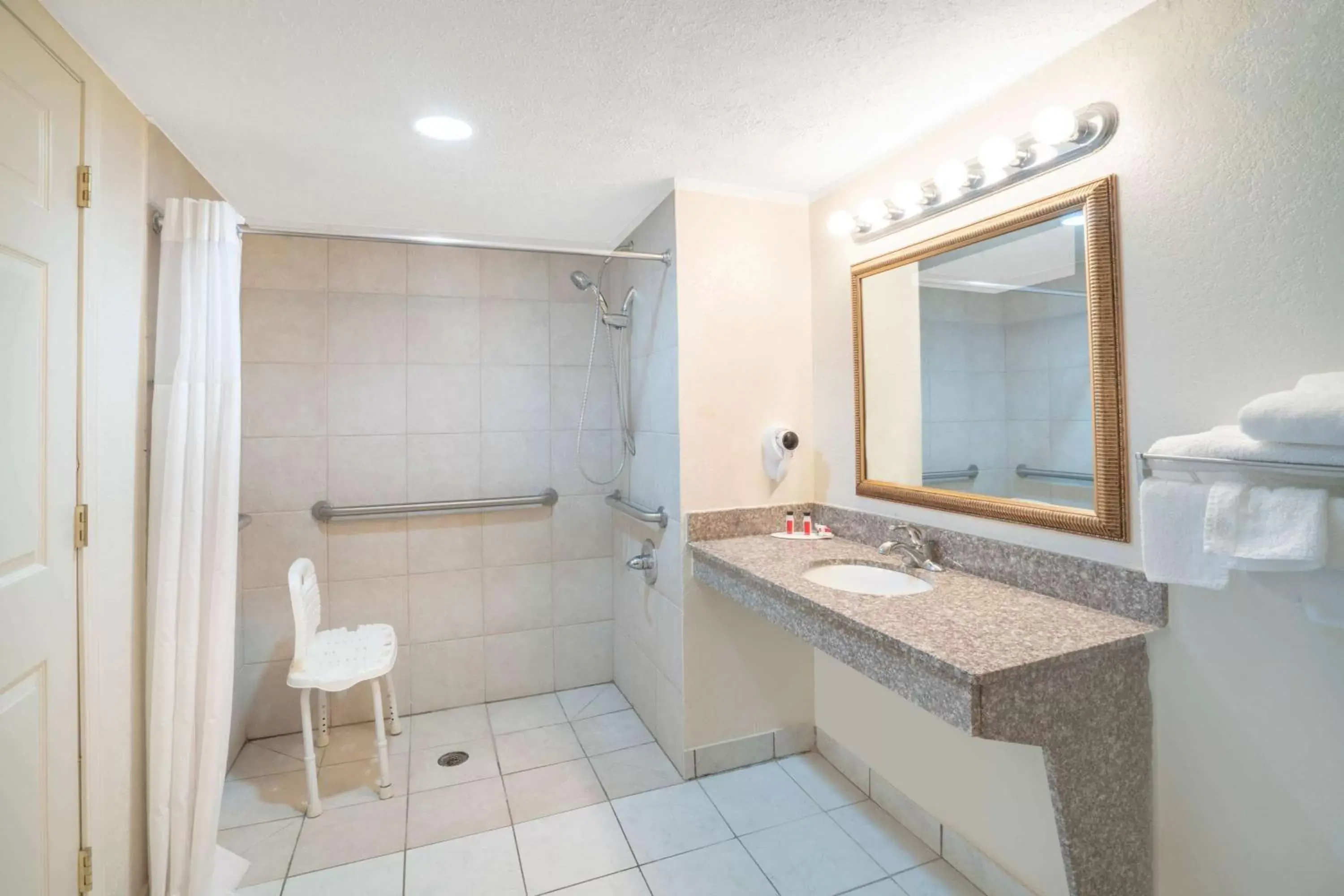 Shower, Bathroom in Days Inn by Wyndham Cave City
