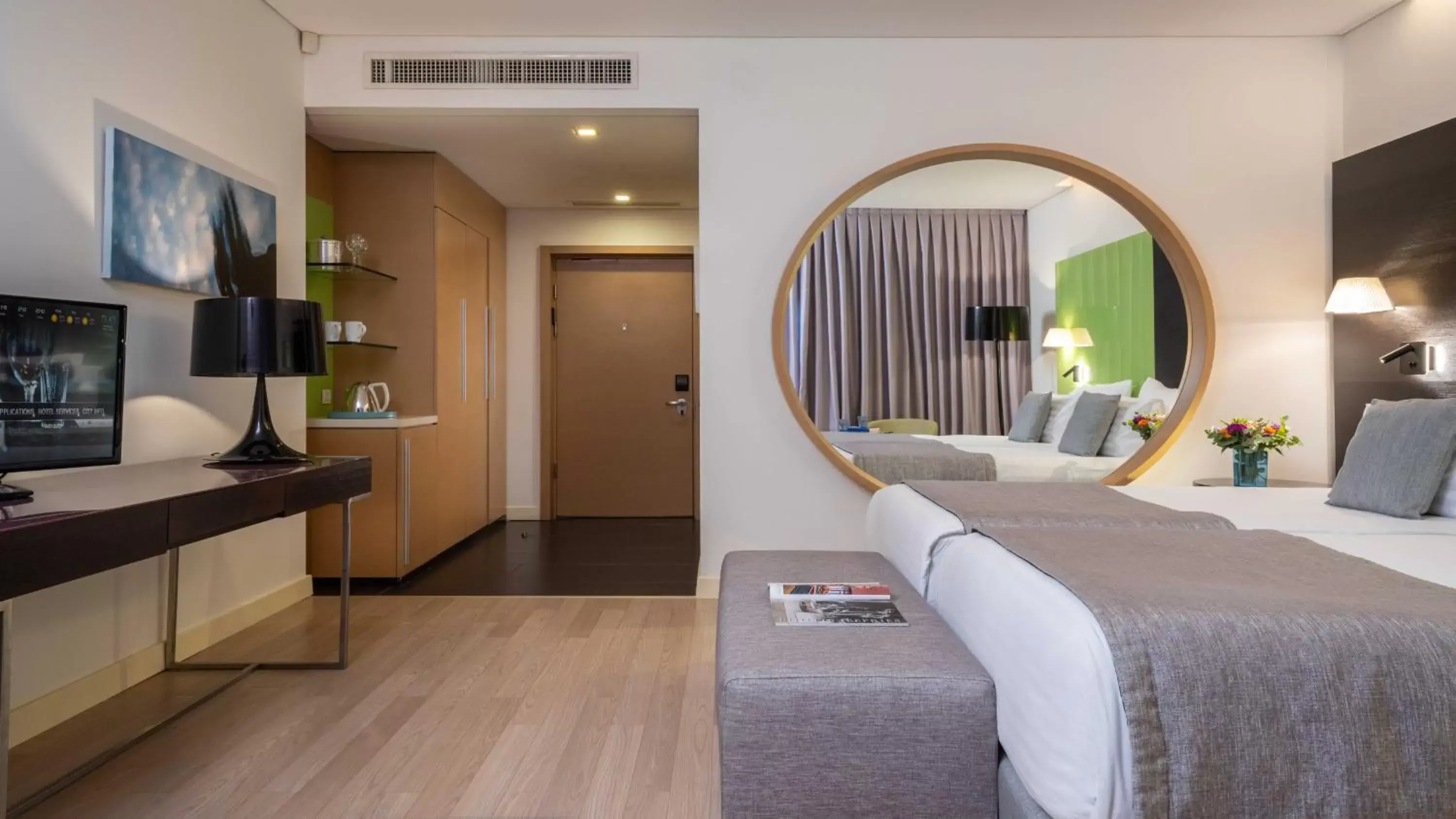 Bedroom, Bed in Crowne Plaza Tel Aviv City Center, an IHG Hotel