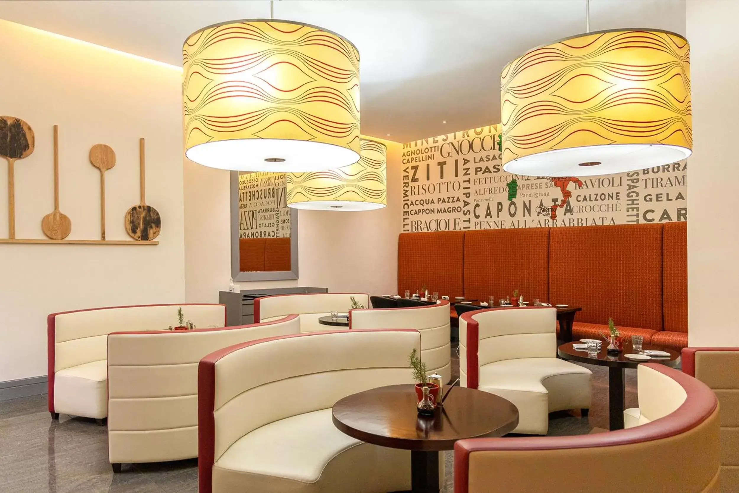 Restaurant/places to eat in Ibis Mall Of The Emirates