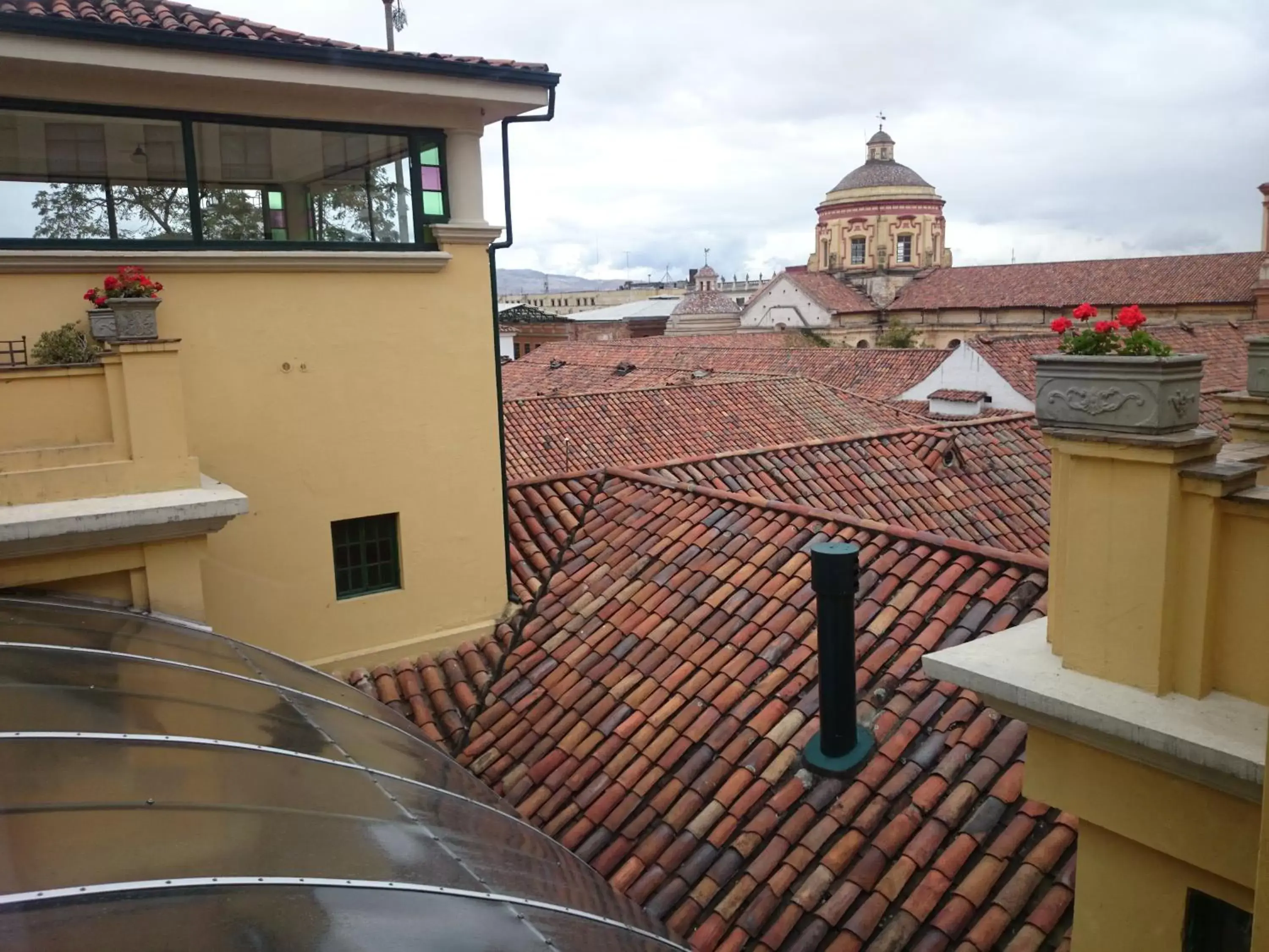 Restaurant/places to eat, Balcony/Terrace in Hotel De La Opera