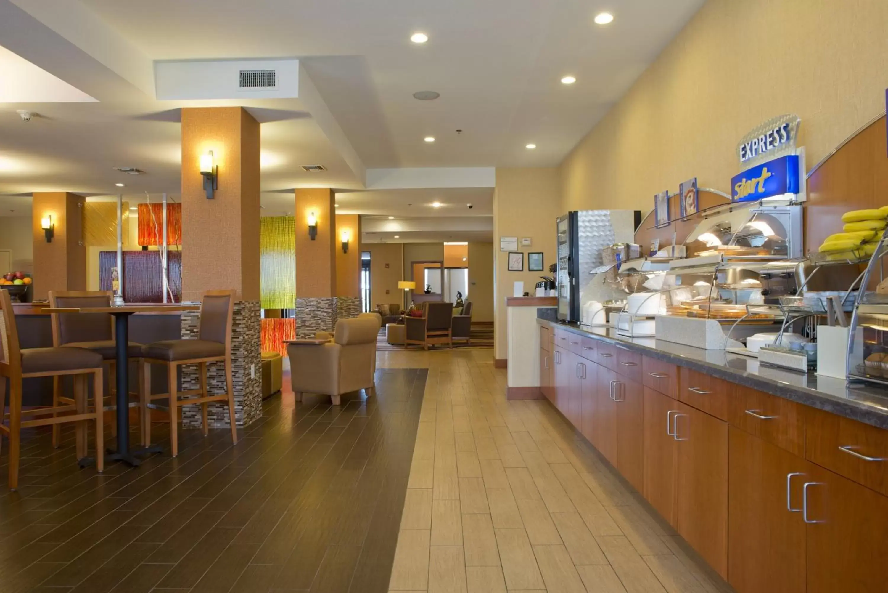 Restaurant/Places to Eat in Holiday Inn Express Hotel & Suites Prattville South, an IHG Hotel