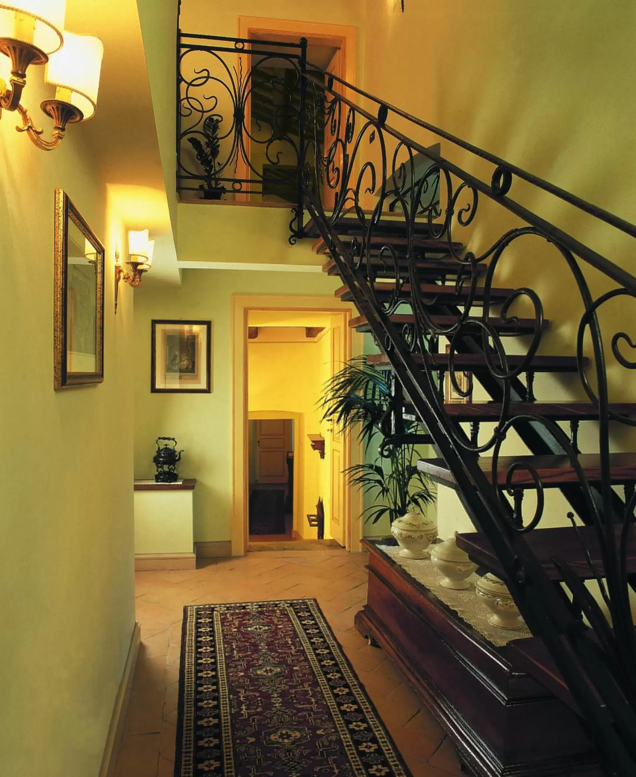 Decorative detail, Lobby/Reception in Palazzo Leti Residenza d'Epoca