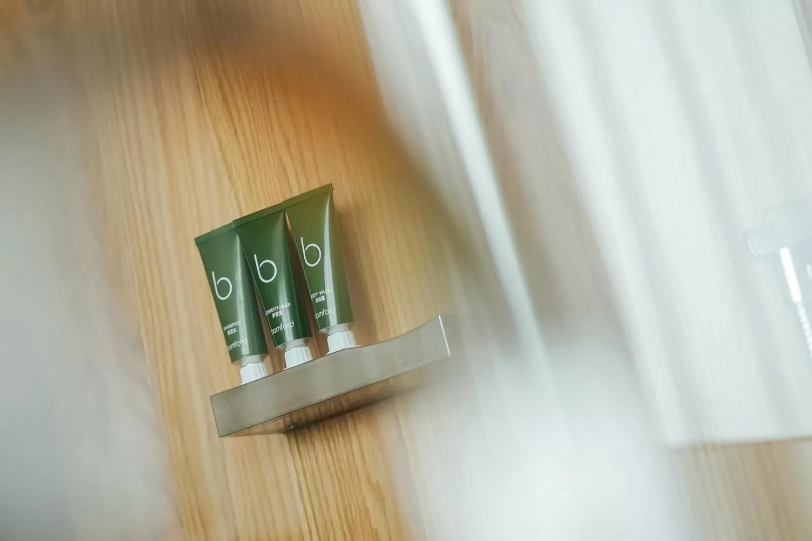 Toilet, TV/Entertainment Center in The Opposite House