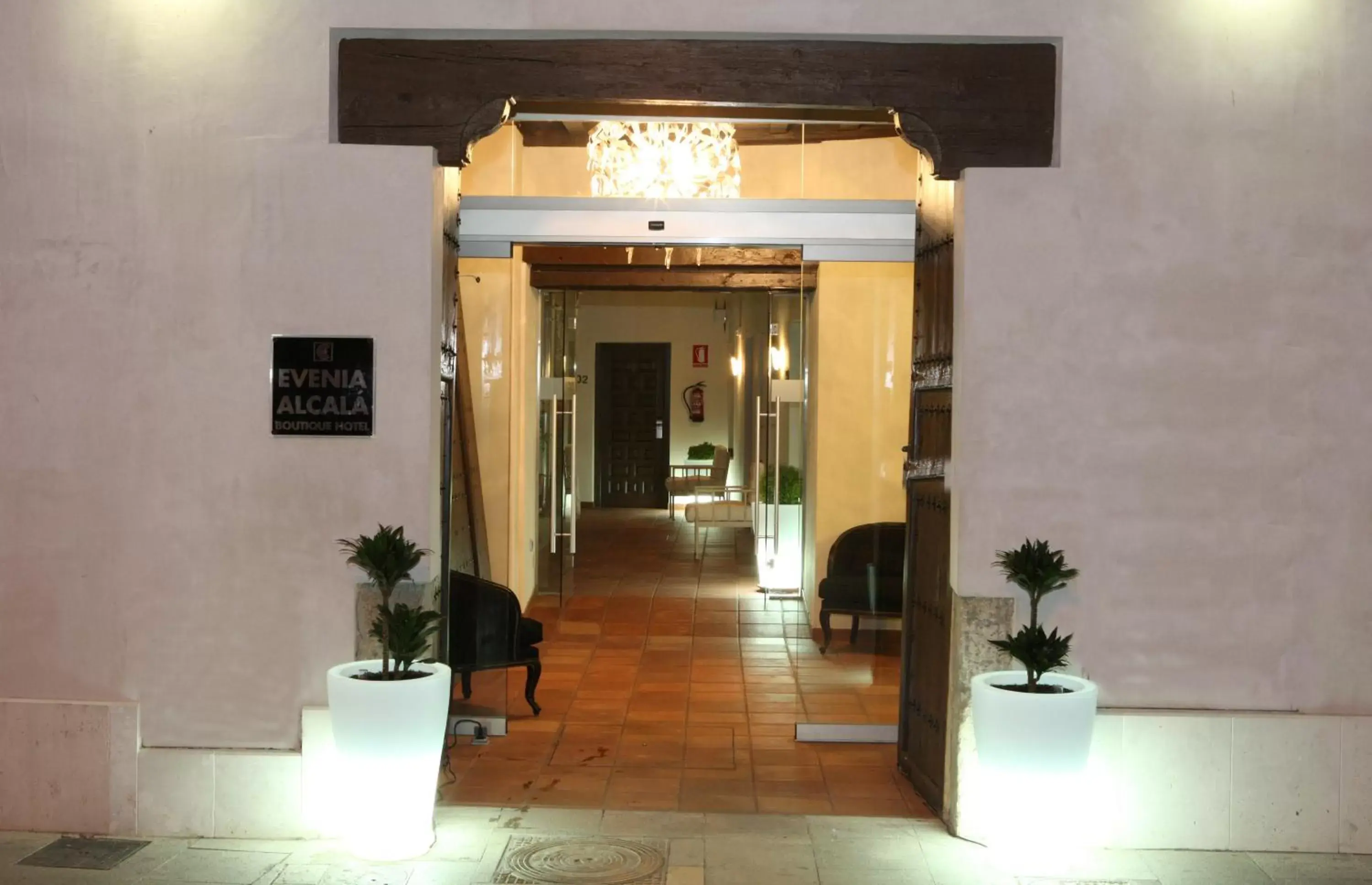 Facade/entrance in Evenia Alcalá Boutique Hotel
