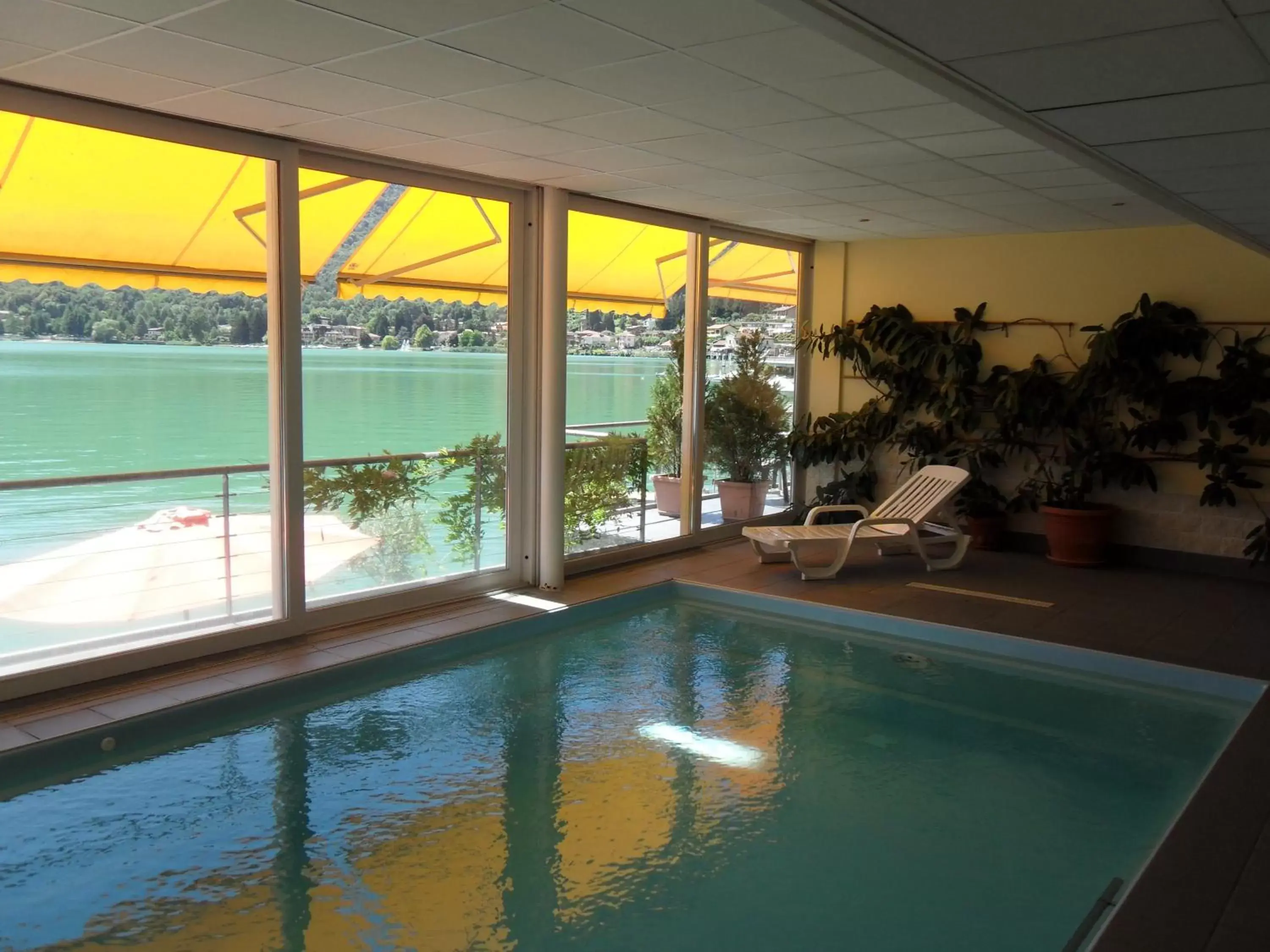 Sauna, Swimming Pool in Tresa Bay Hotel