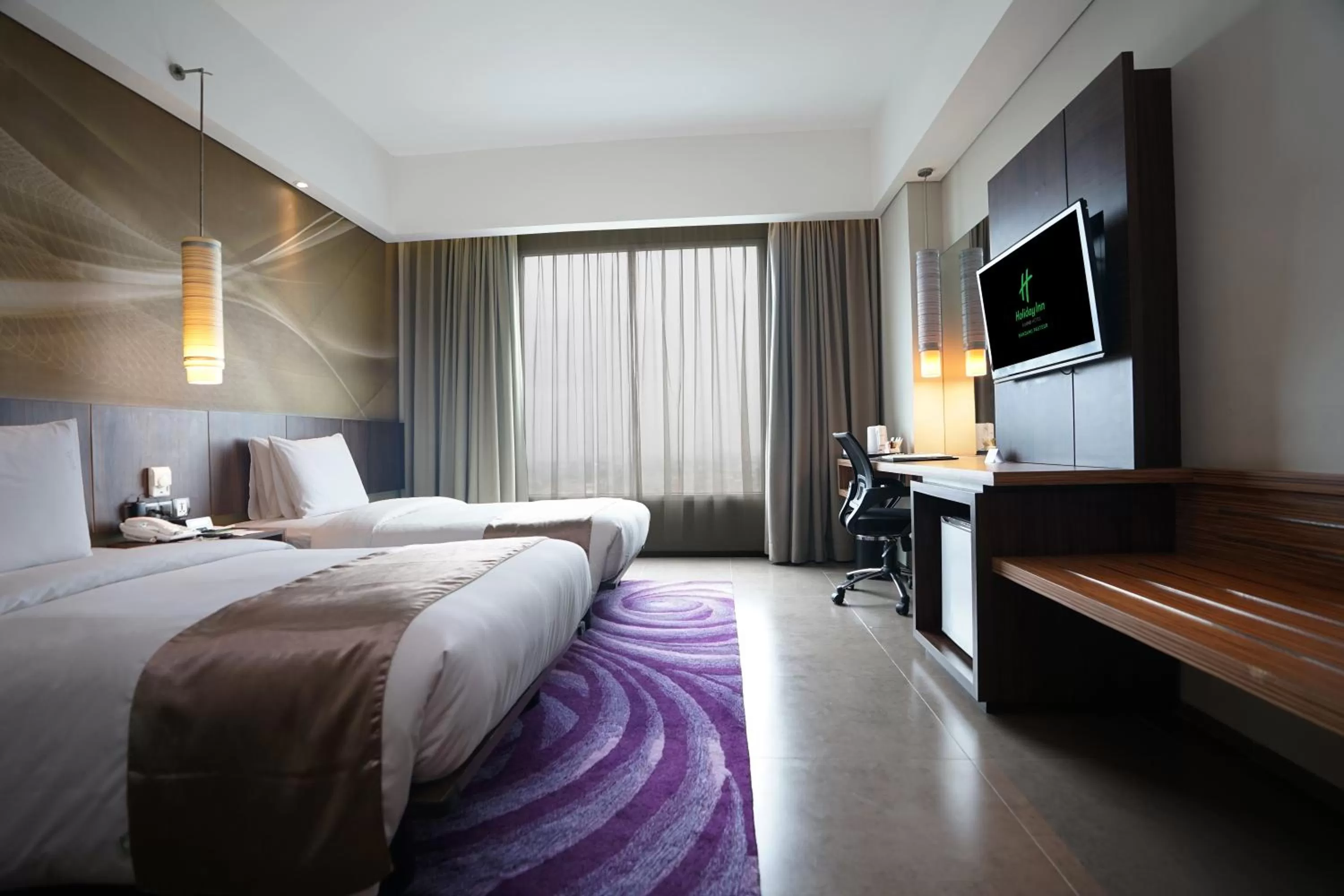 Bed in Holiday Inn Bandung Pasteur by IHG