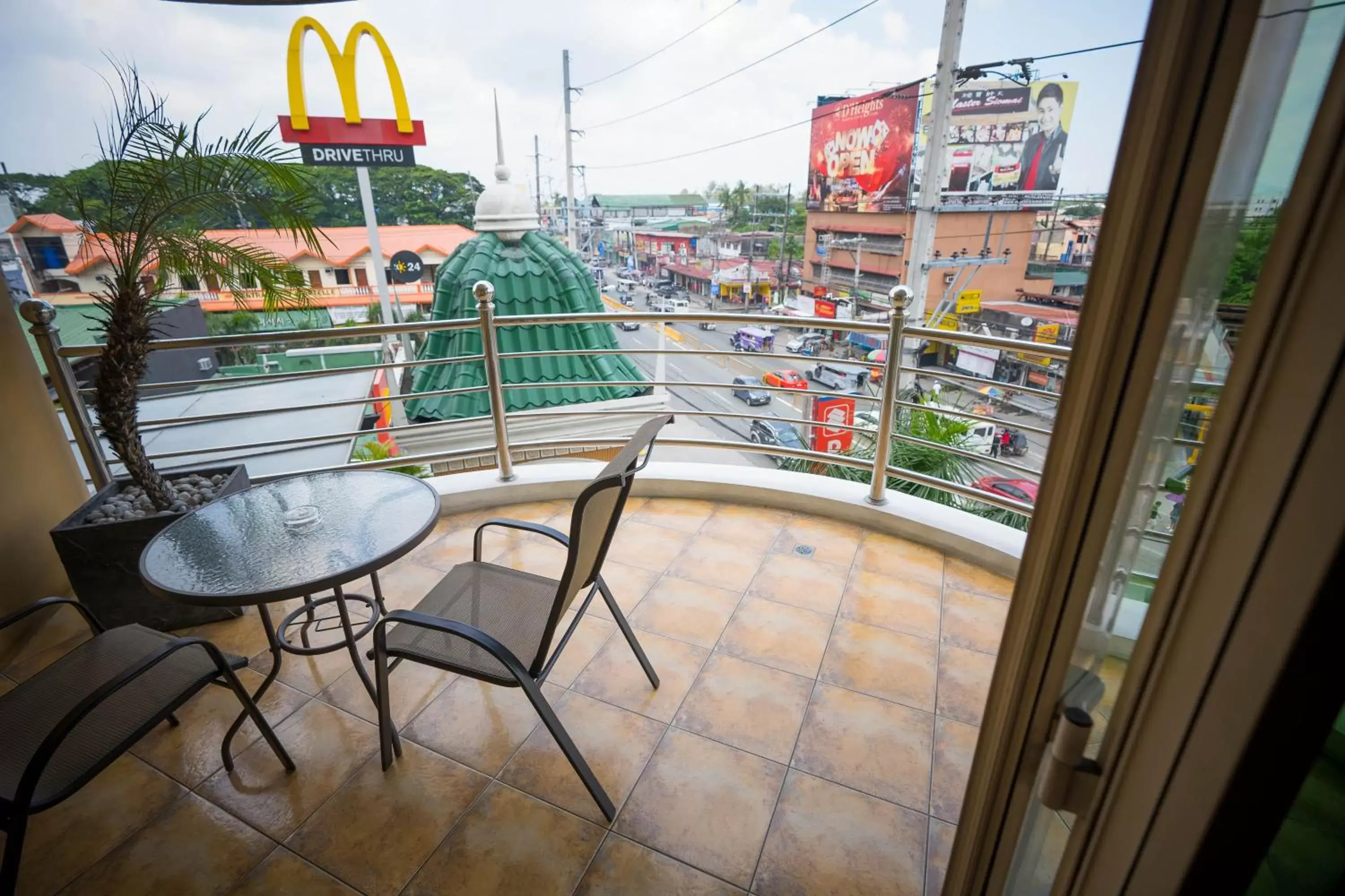 Balcony/Terrace in Fields Plaza Condo