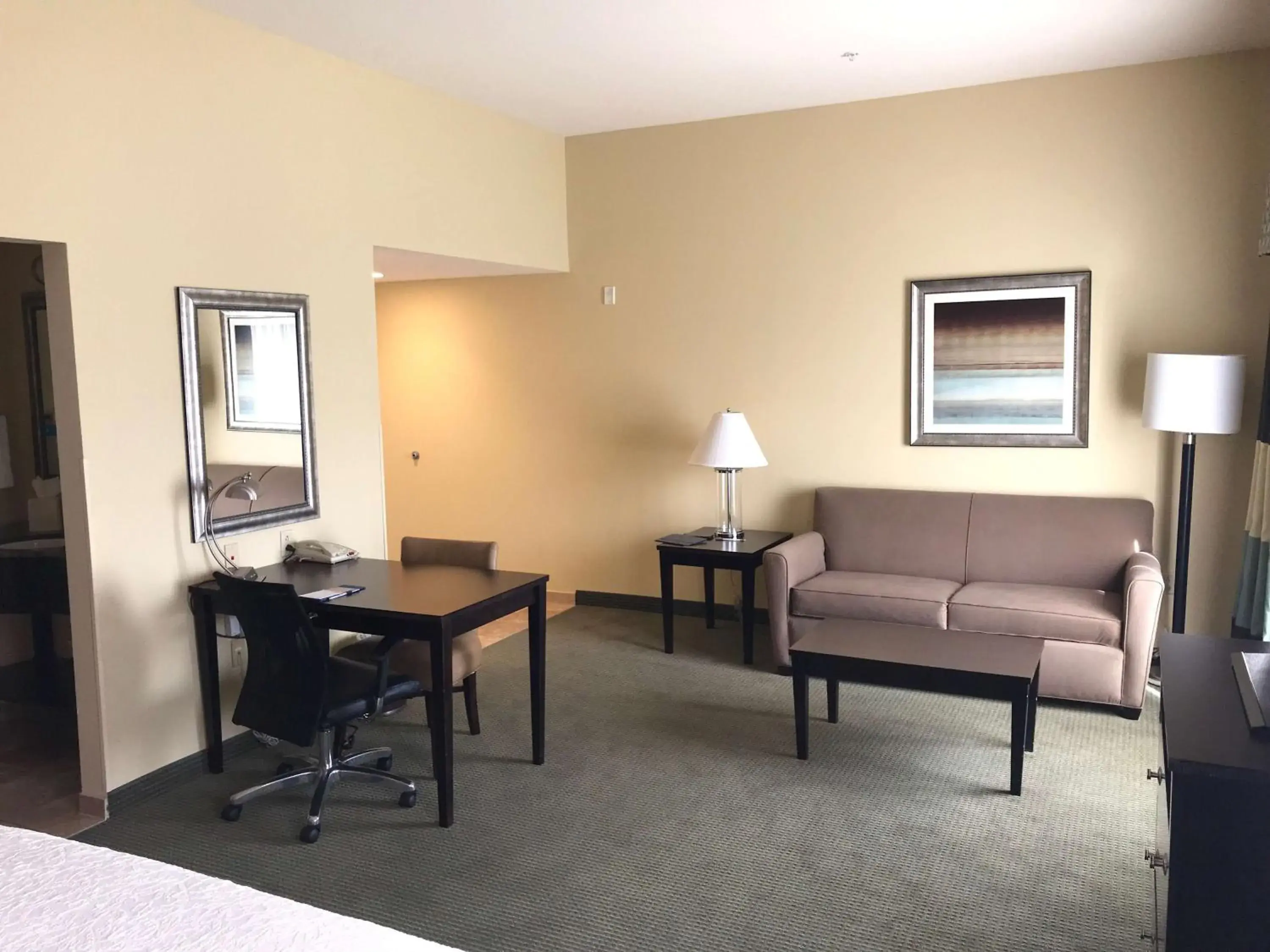 Bedroom, Bed in Hampton Inn and Suites Austin - Lakeway Bedroom, Bed in Hampton Inn and Suites Austin - Lakeway