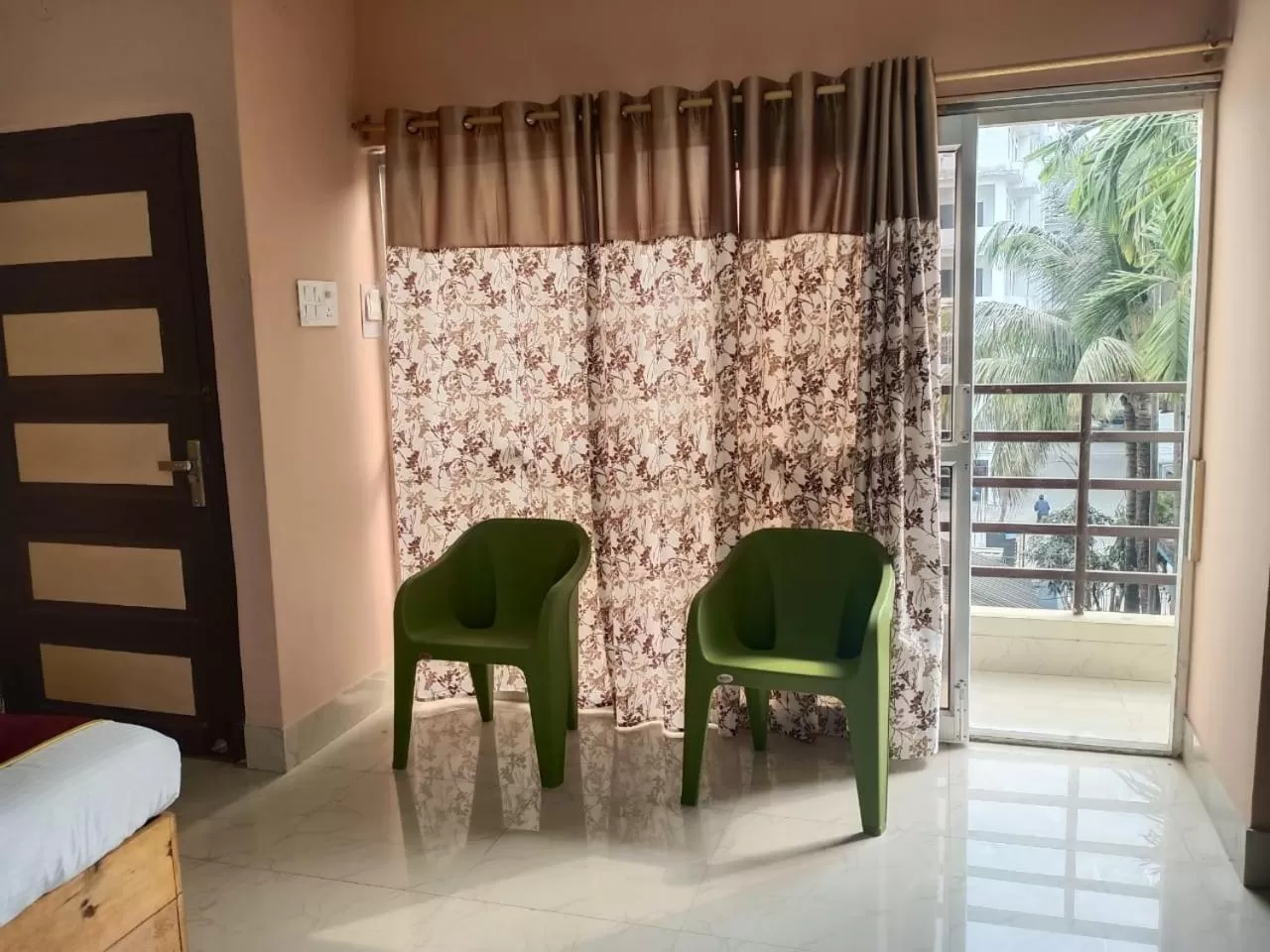 Seating area in URBAN COTTAGE