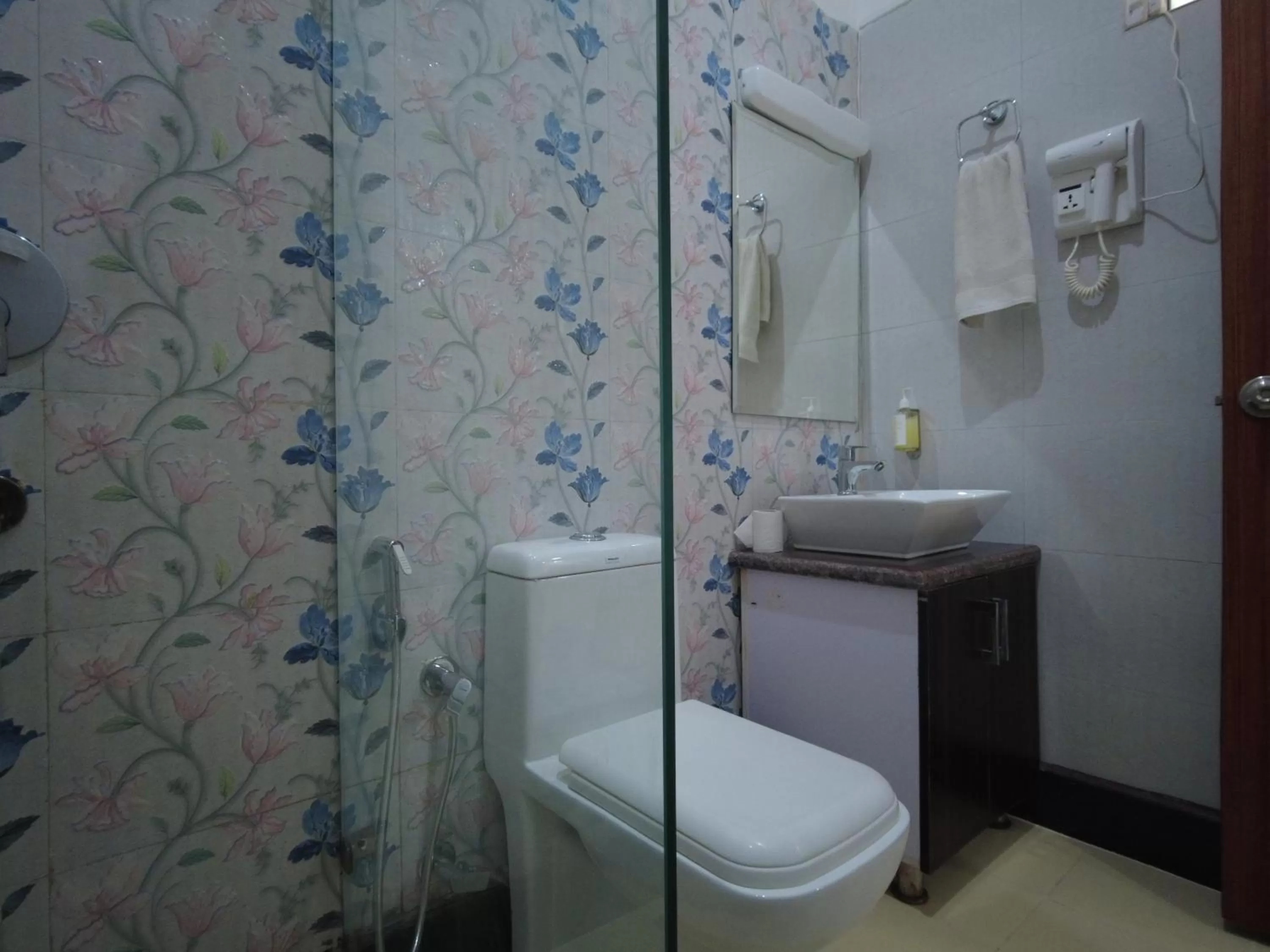 Bathroom in Kamay The Grand Alova