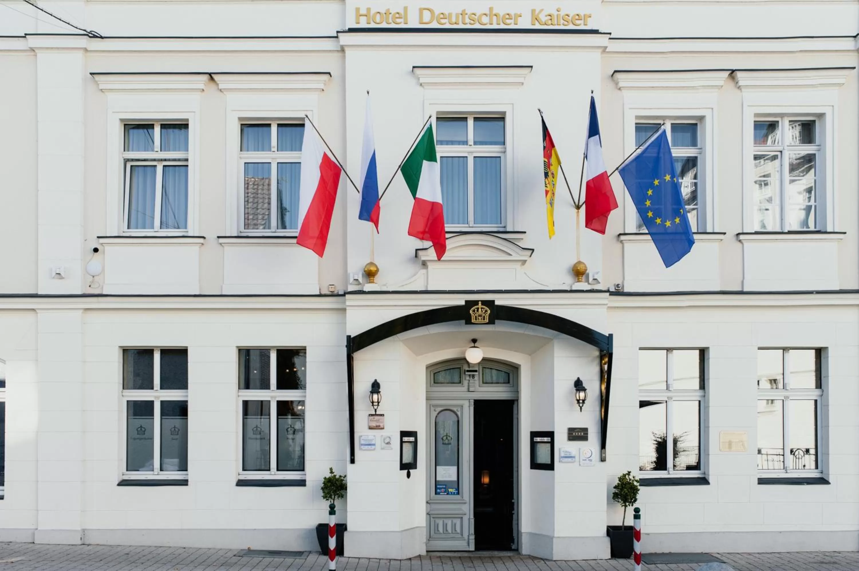 Facade/entrance in Hotel & Restaurant "Deutscher Kaiser"