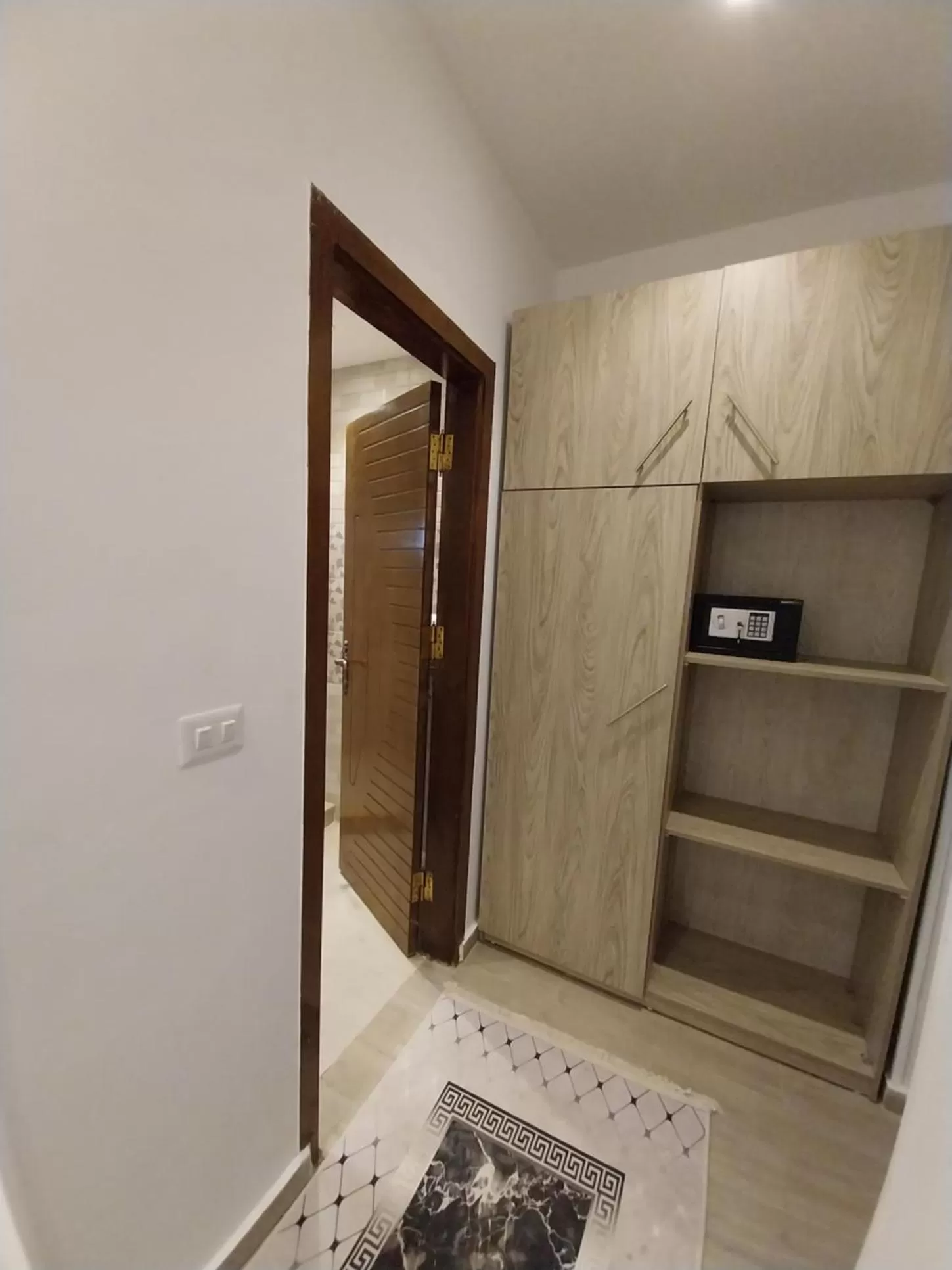 wardrobe, Bathroom in Eagles Pyramids View