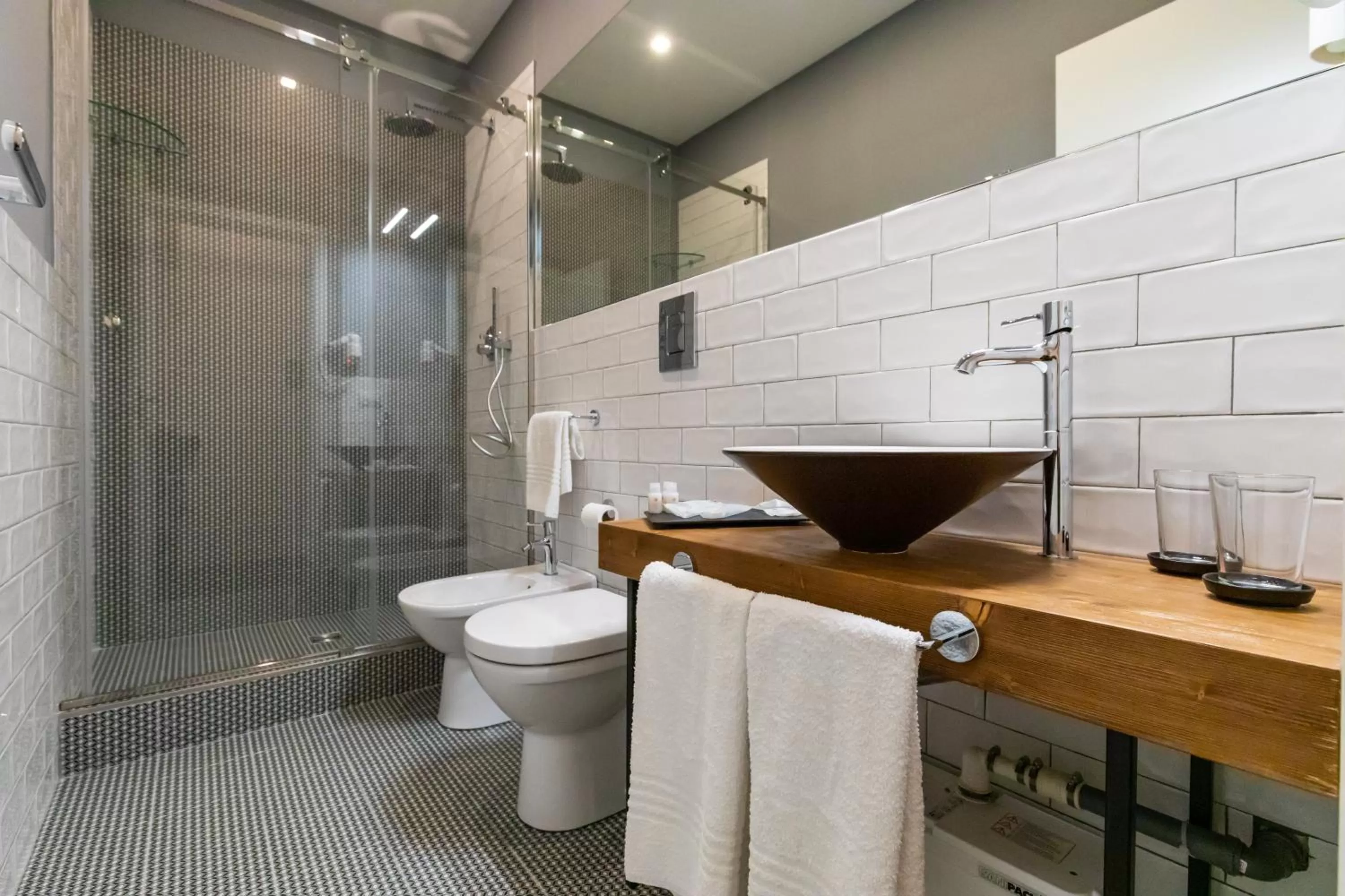 Shower in Santa Chiara Inn