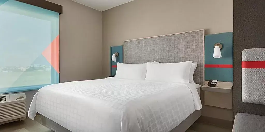 Bed in avid hotels - Detroit - Warren, an IHG Hotel