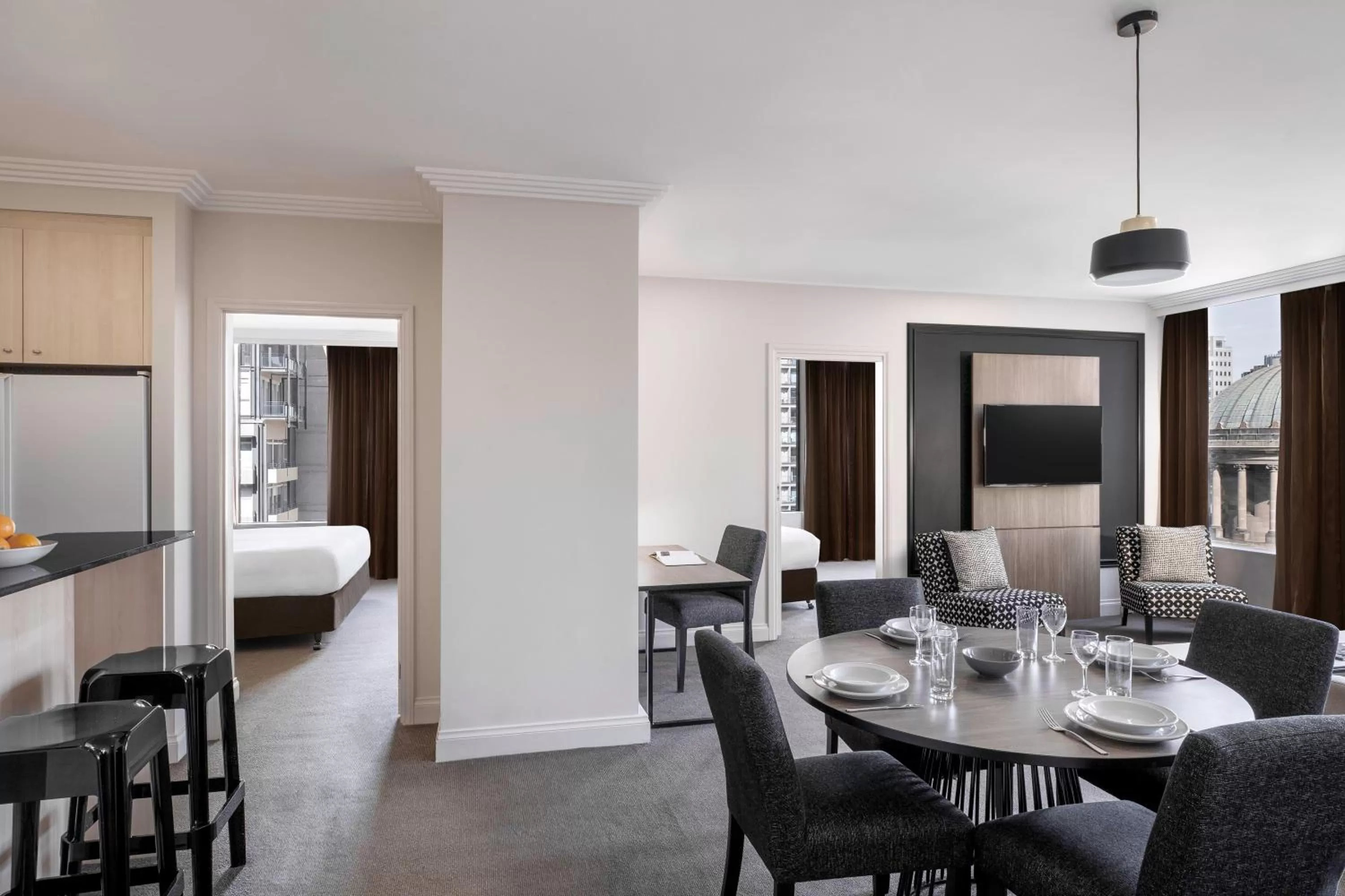 Kitchen or kitchenette, Bed in Mantra on Little Bourke Melbourne