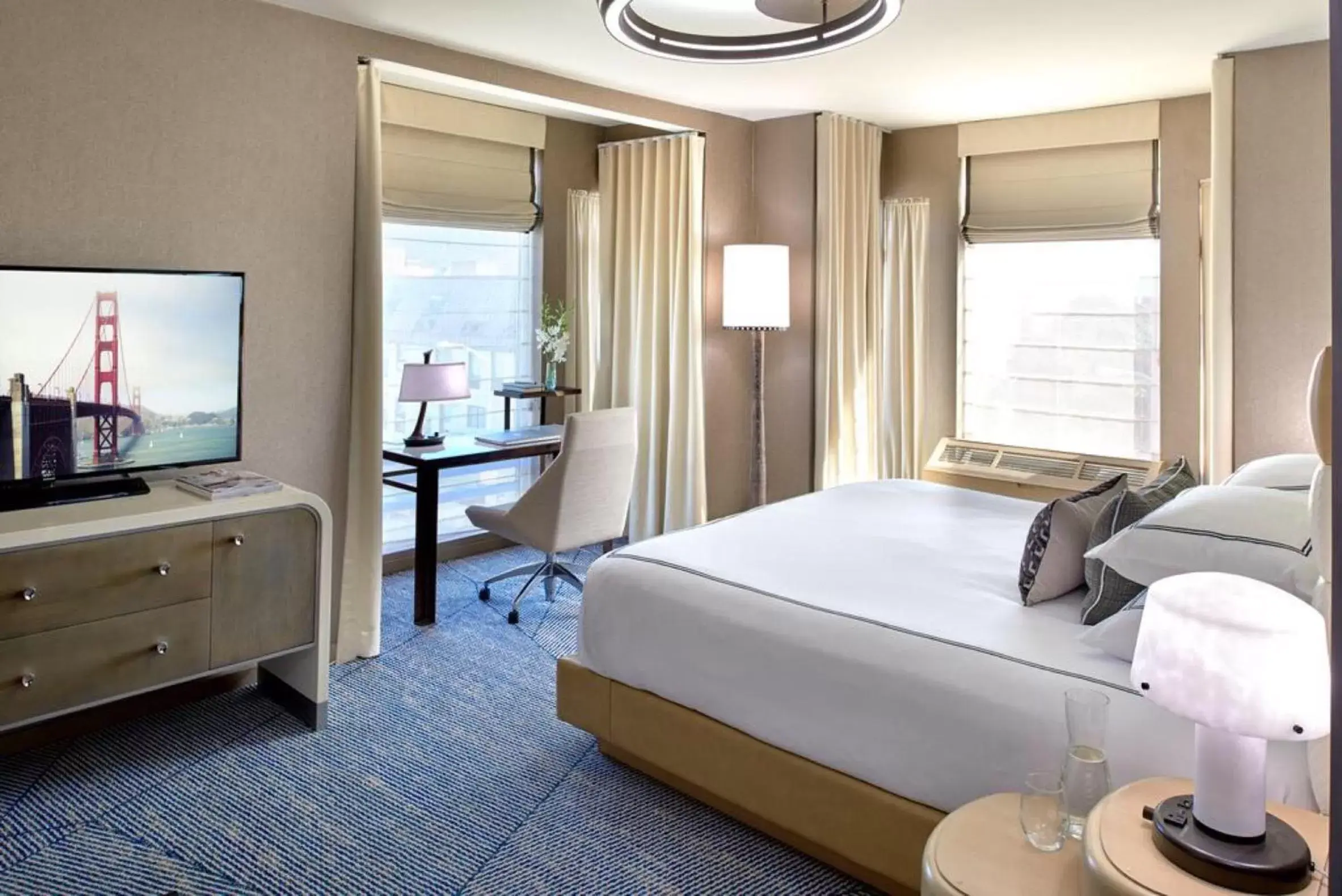 Deluxe King Accessible in Hotel Zoe Fisherman's Wharf