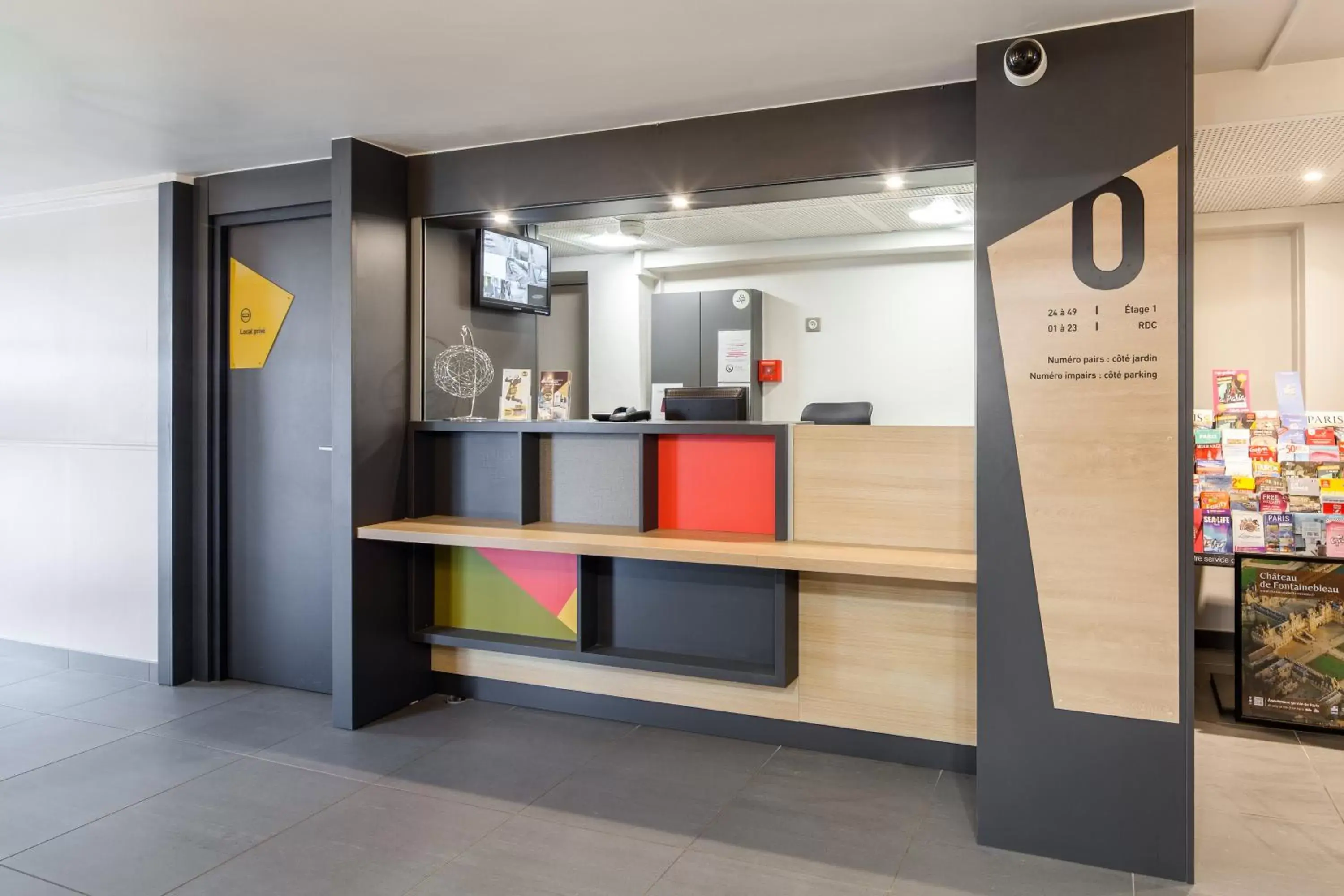 Lobby or reception in B&B HOTEL La Queue En Brie Lobby or reception in B&B HOTEL La Queue En Brie