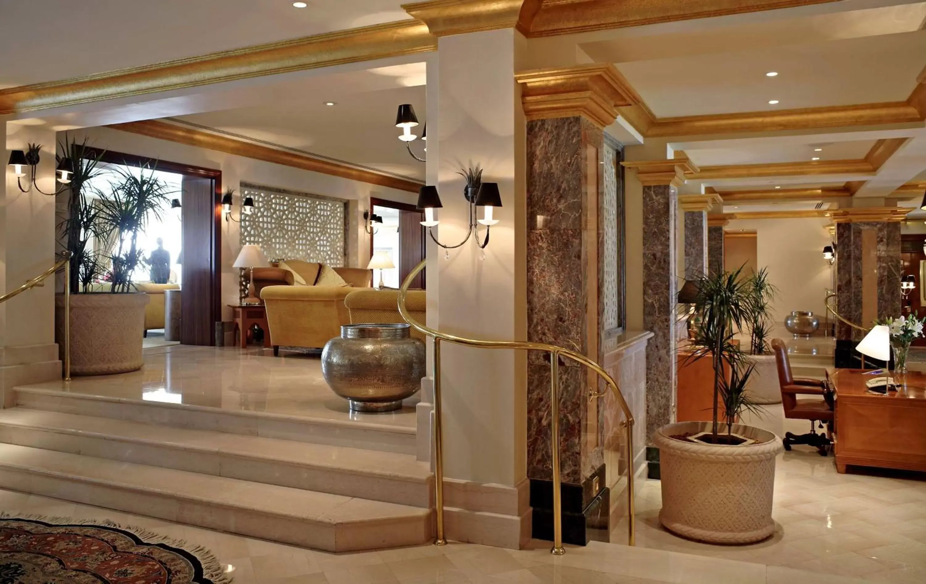 Lounge or bar, Lobby/Reception in Grand Hyatt Muscat