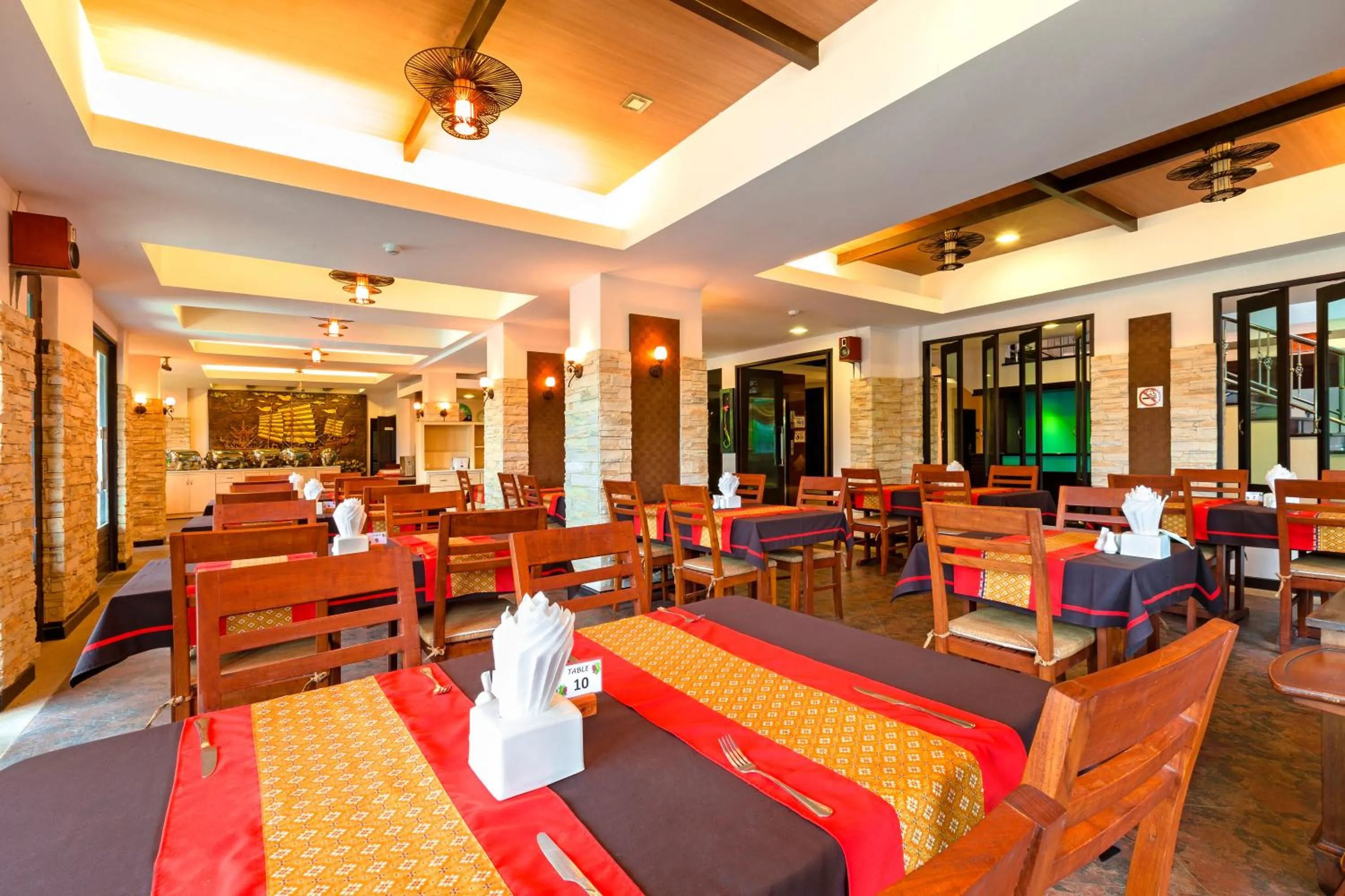 Restaurant/places to eat in Nipa Resort, Patong Beach