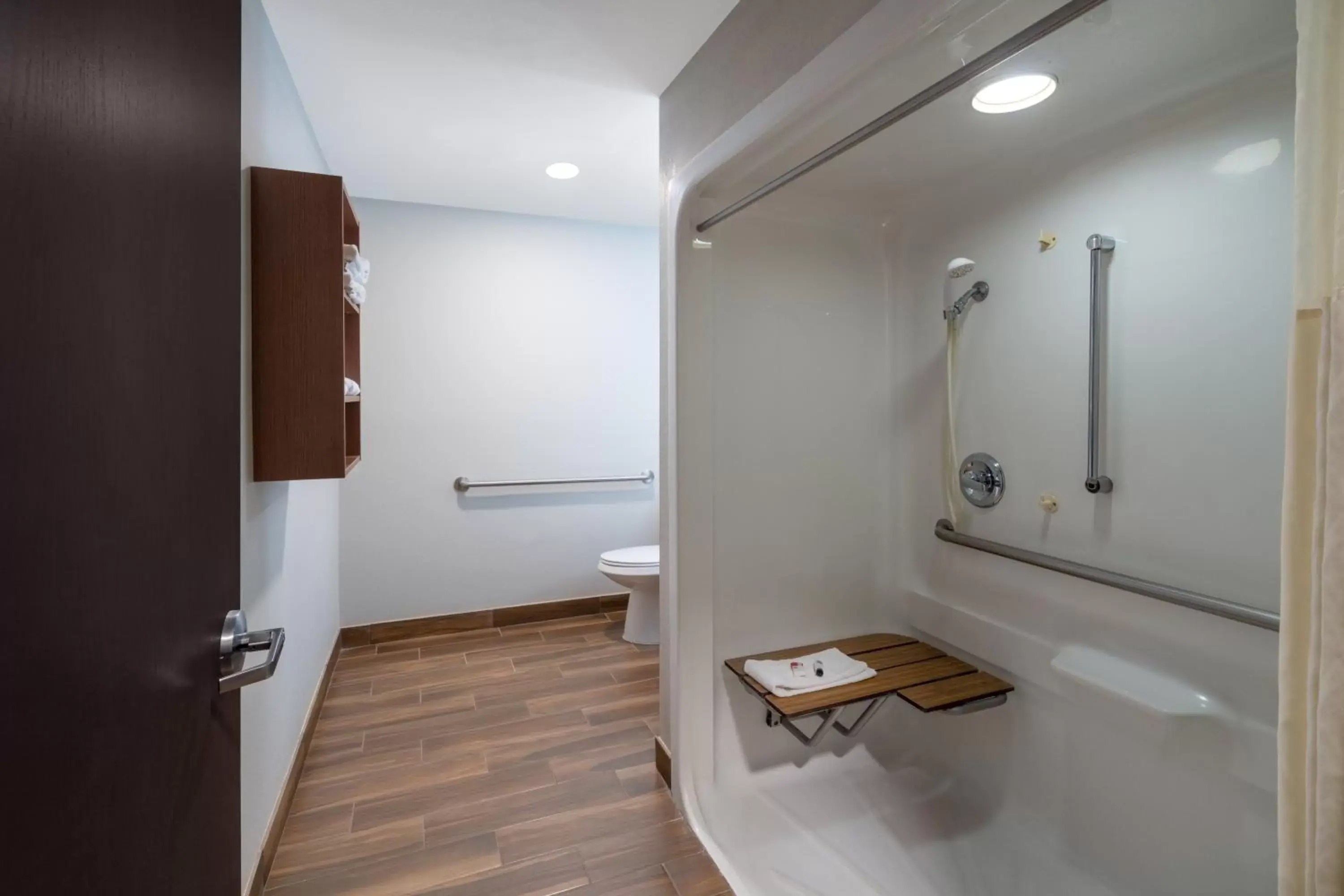 Bathroom in Microtel Inn & Suites by Wyndham Savannah/Pooler