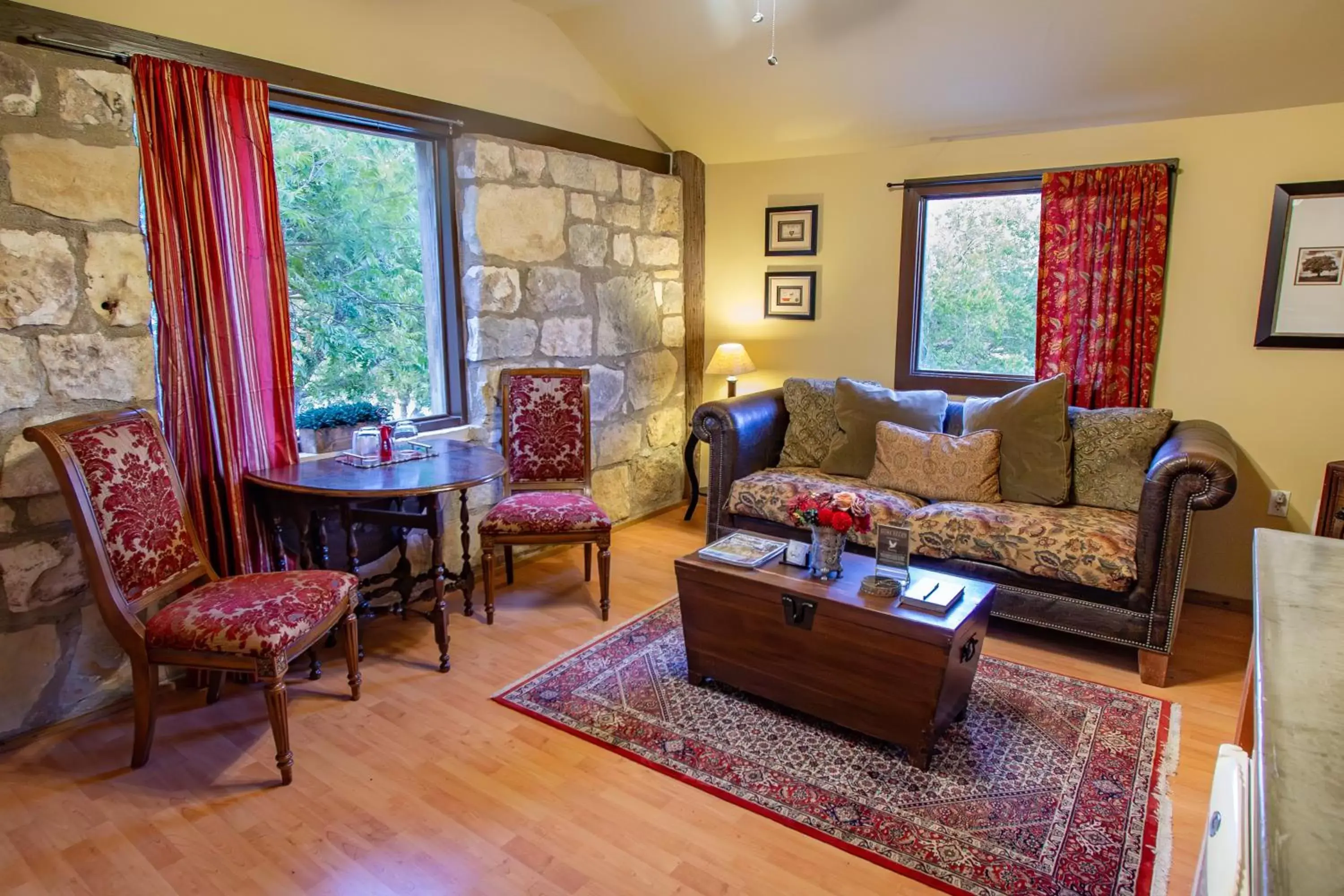 Living room, Seating Area in A Barn At The Quarry