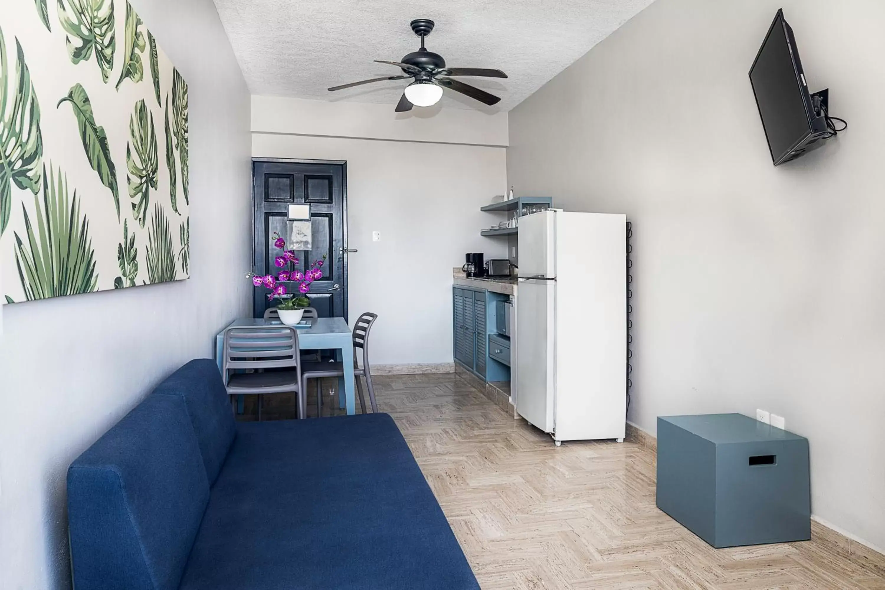 Seating Area in "5TH AVENUE" Sol del Caribe Apart Hotel "by BFH"