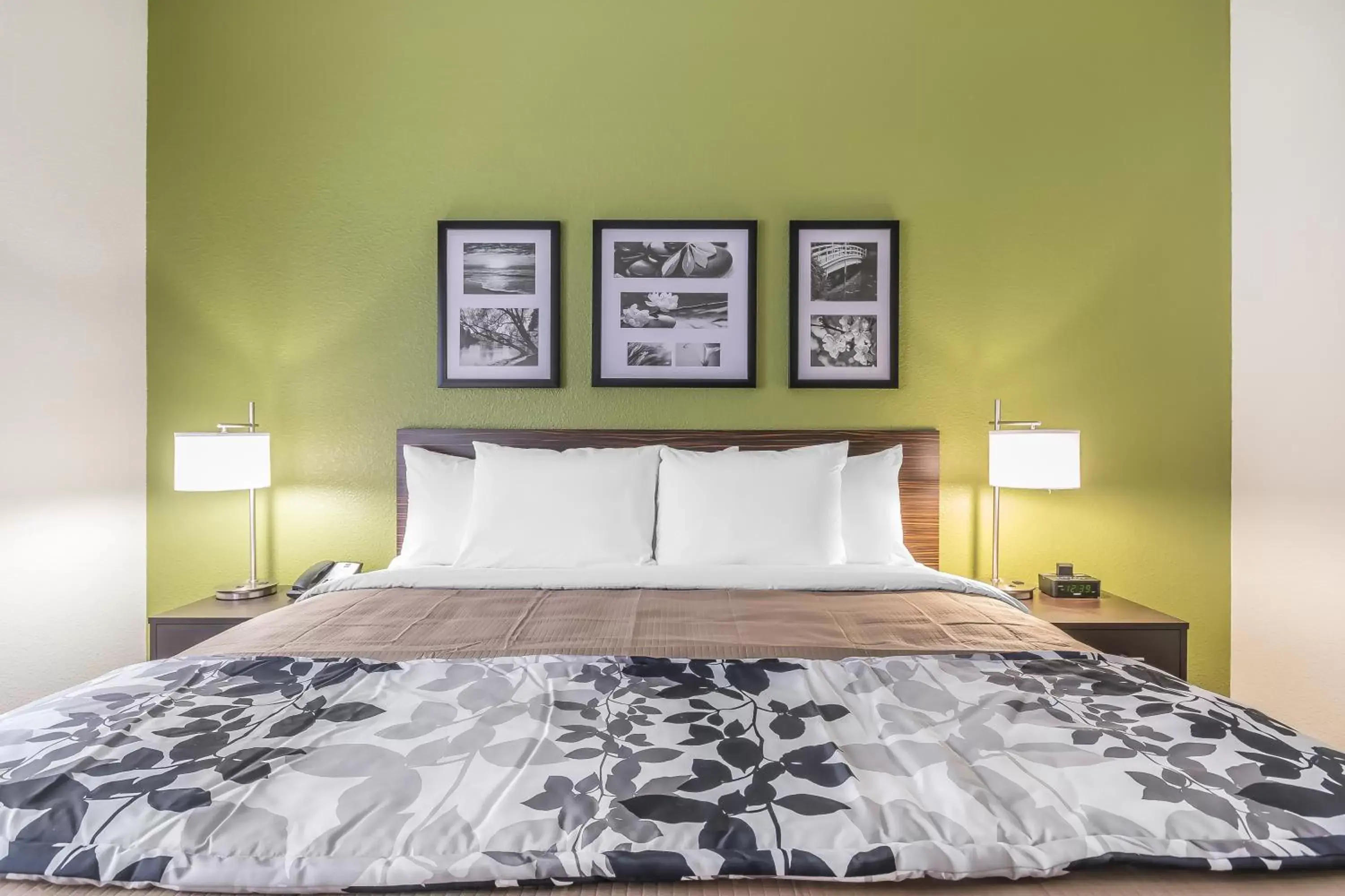 Bed in Sleep Inn & Suites Columbia