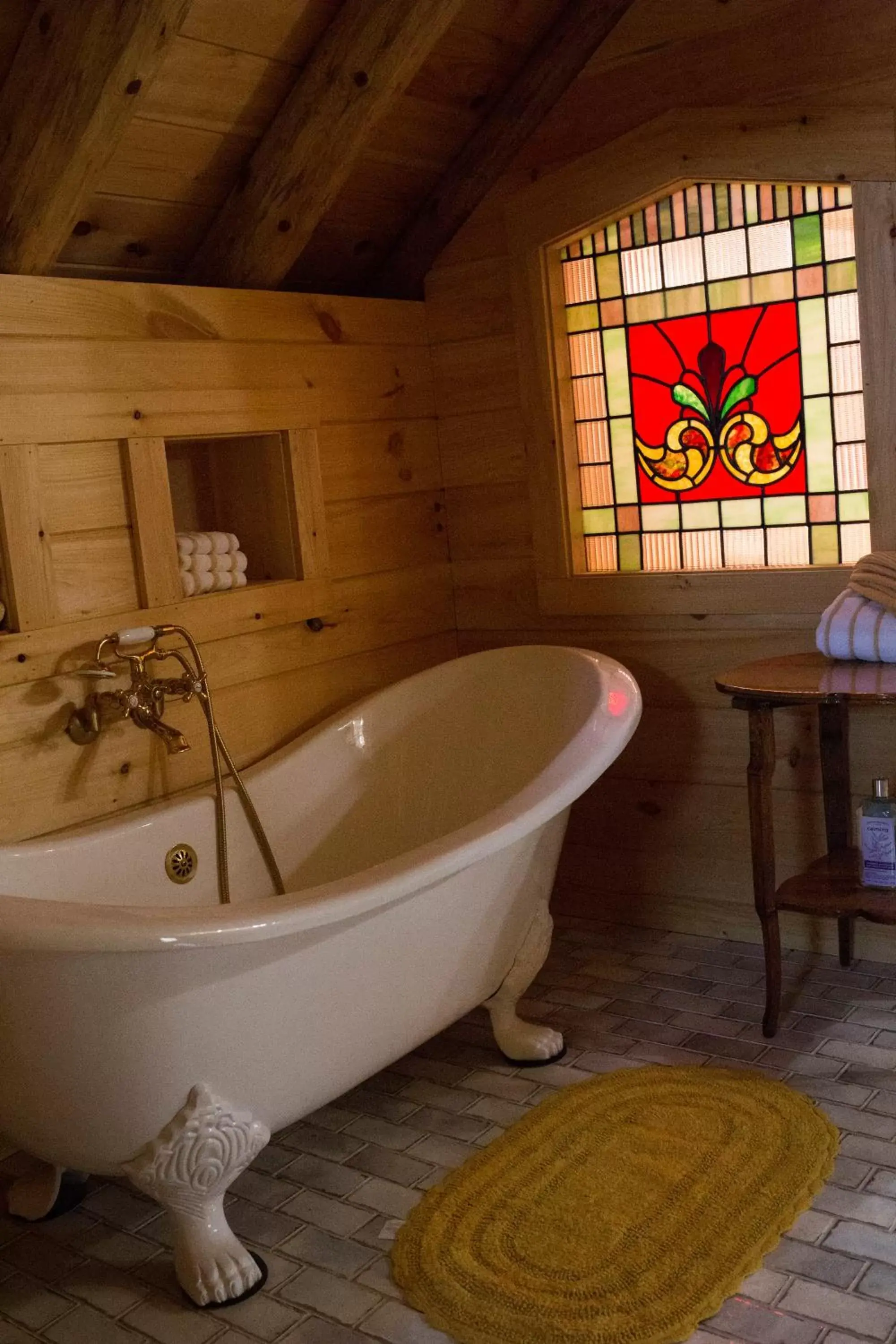 Bathroom in Log Country Inn Bed and Breakfast of Ithaca