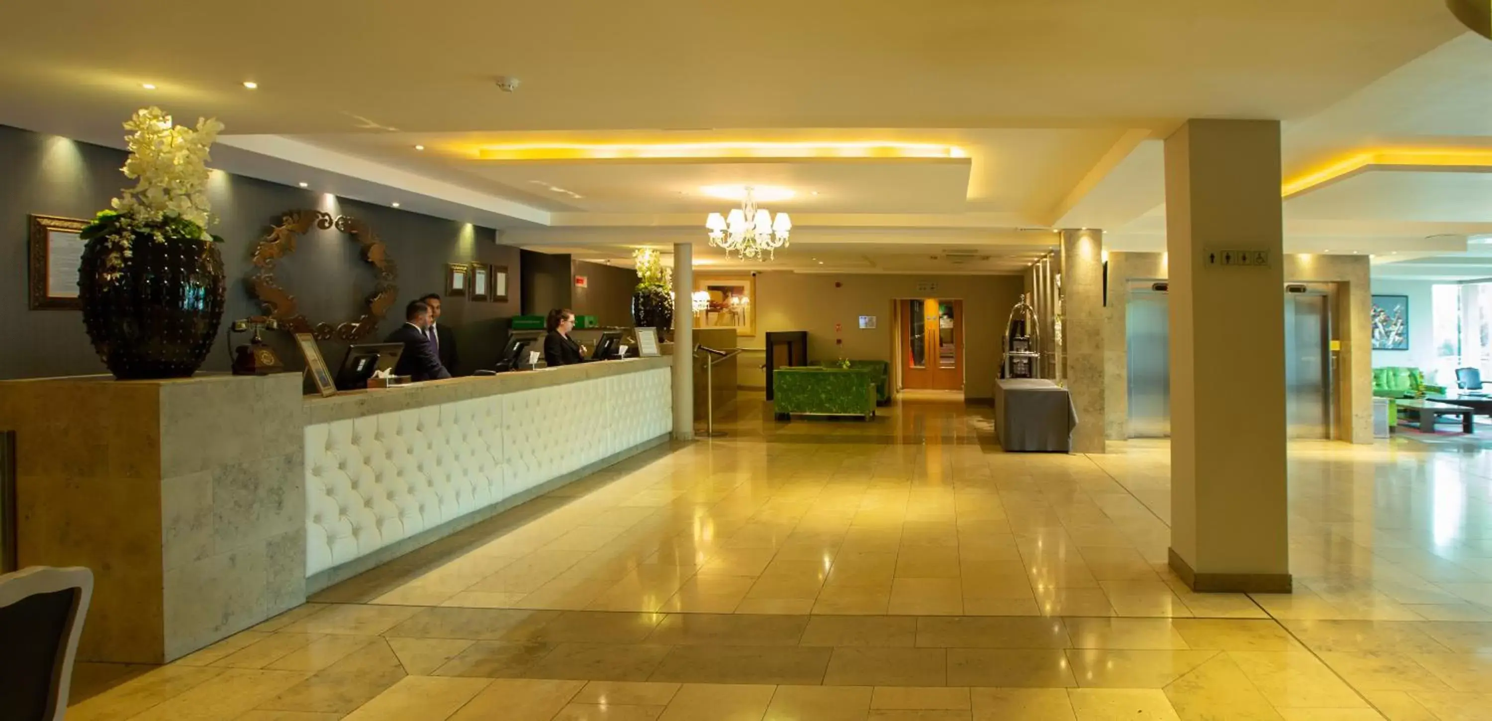 Staff, Lobby/Reception in Hotel Kilkenny